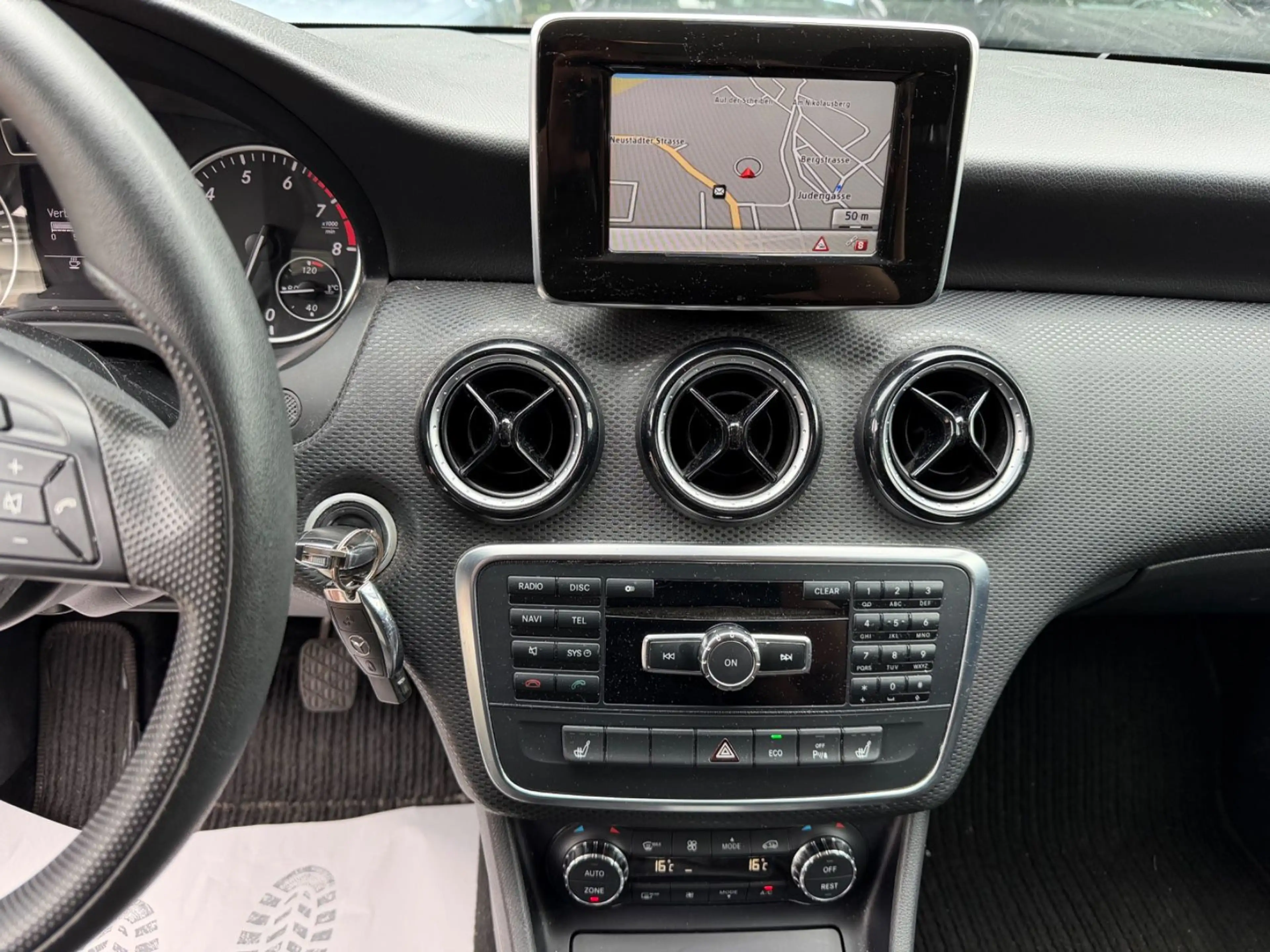 Mercedes-Benz A 180 BlueEfficiency Klima 8-Fach Euro 6 — photo 13