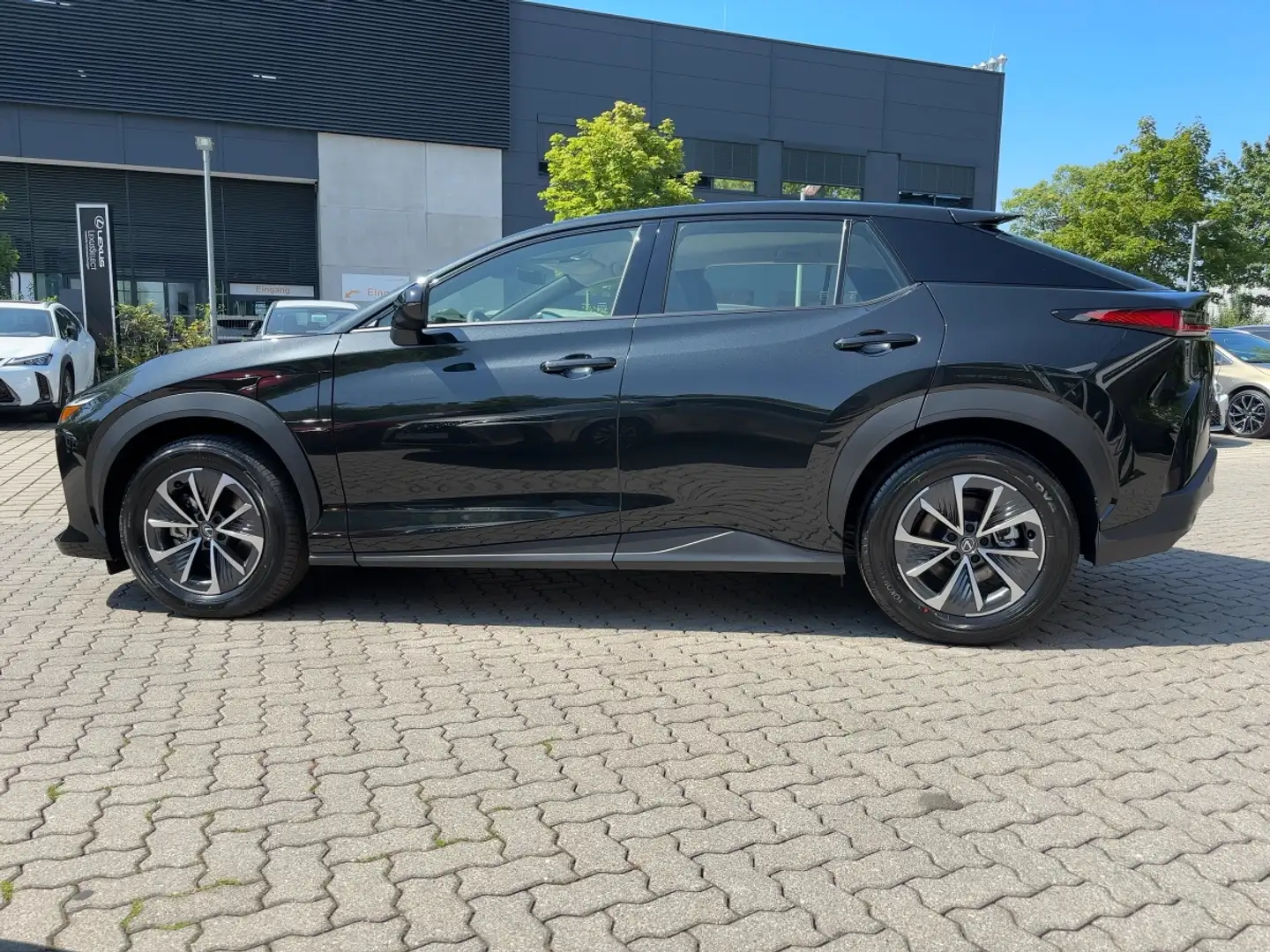 Lexus RZ 300 e Comfort Line *Sitzheizung, CarPlay uvm.* Schwarz - 2