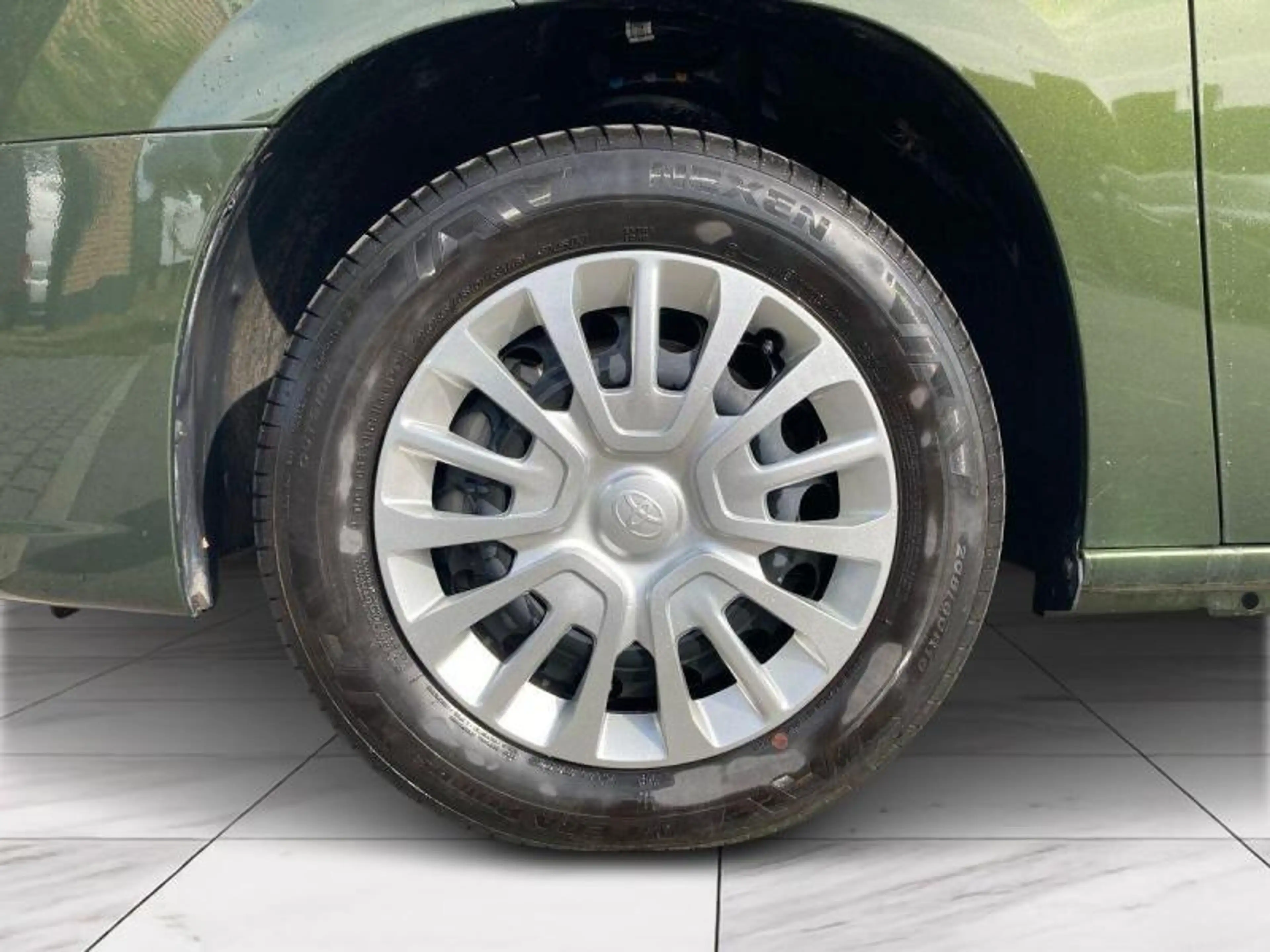 Toyota Verso Shuttle 5pl — photo 10