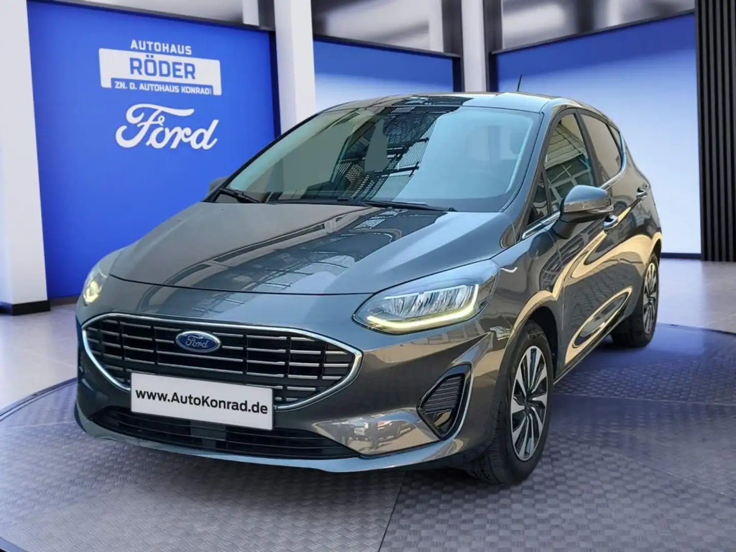 Ford Fiesta 1.0 EcoBoost Hybrid S&S TITANIUM X Grijs - 1