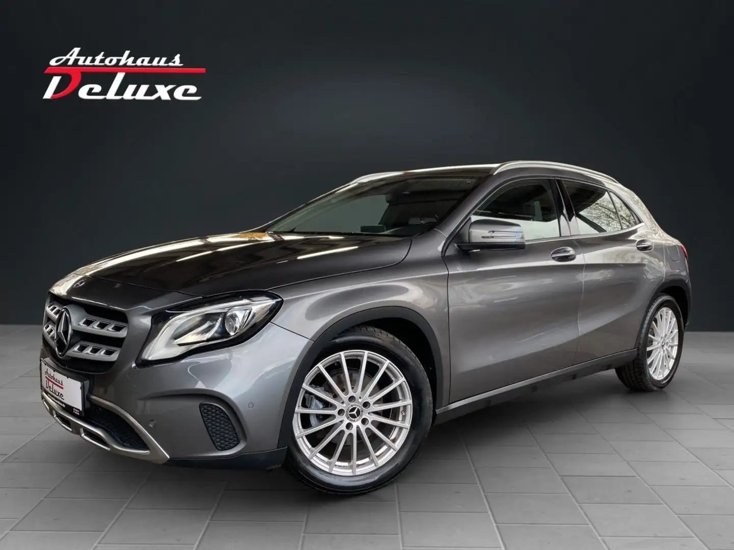 Mercedes-Benz GLA 180 URBAN NAVI-KAMERA-LEDER-LED Gris - 1