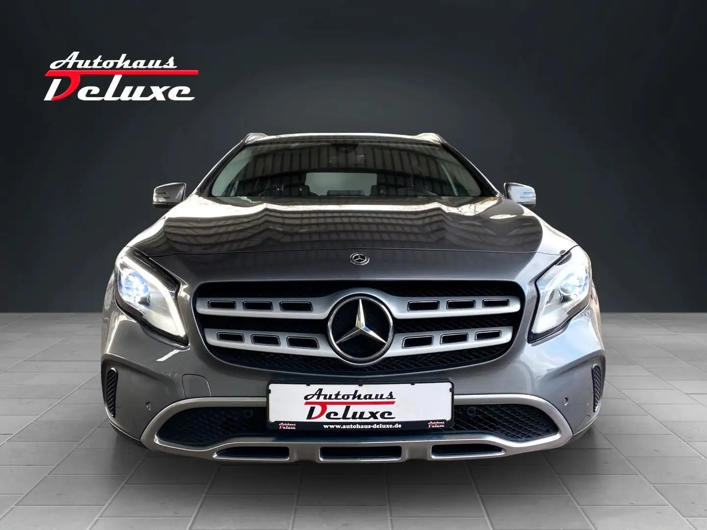 Mercedes-Benz GLA 180 URBAN NAVI-KAMERA-LEDER-LED Gris - 2
