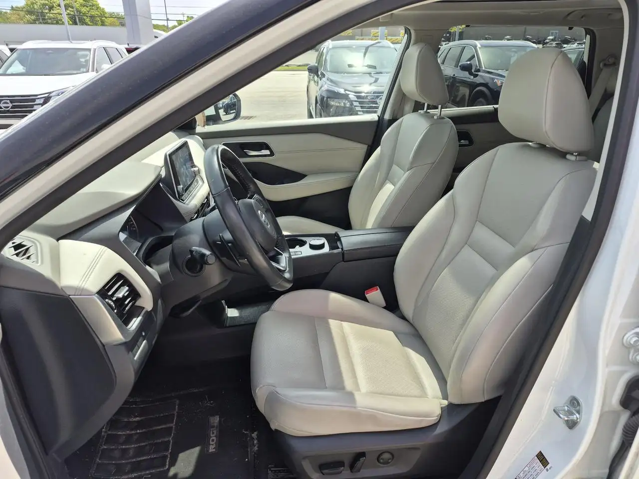 Nissan Rogue fotografie Nissan Rogue