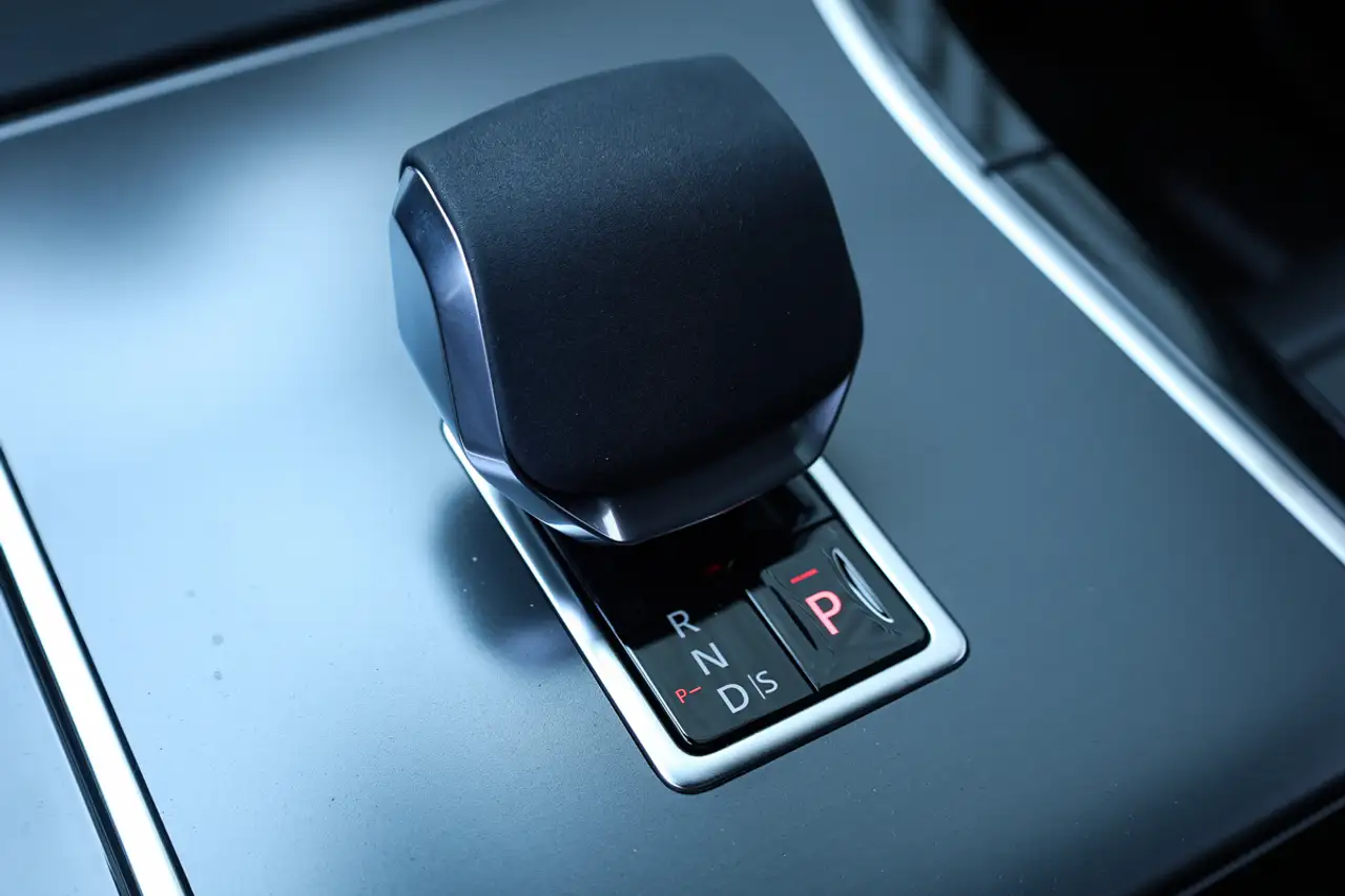 Land Rover Range Rover Velar снимка Land Rover Range Rover Velar