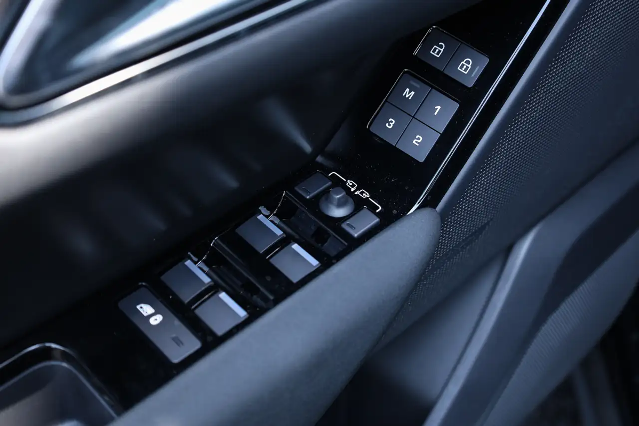 Land Rover Range Rover Velar снимка Land Rover Range Rover Velar