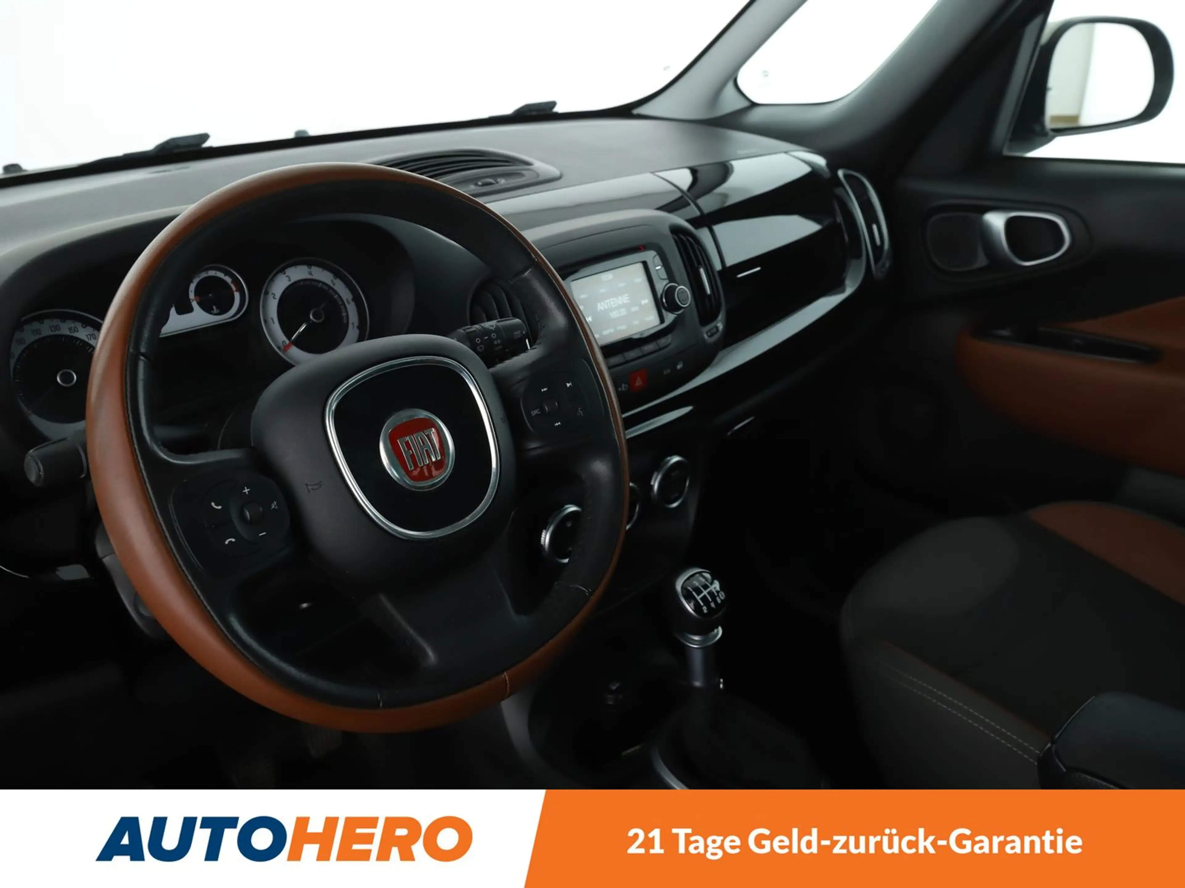 Fiat 500L 1.4 Trekking Rock N Road Edition*NAVI*PDC*KLIMA* — photo 11