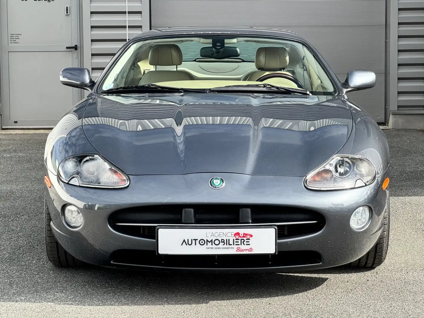 Jaguar XK8 X100 Coupe 4.2 V8 BA Grau - 2