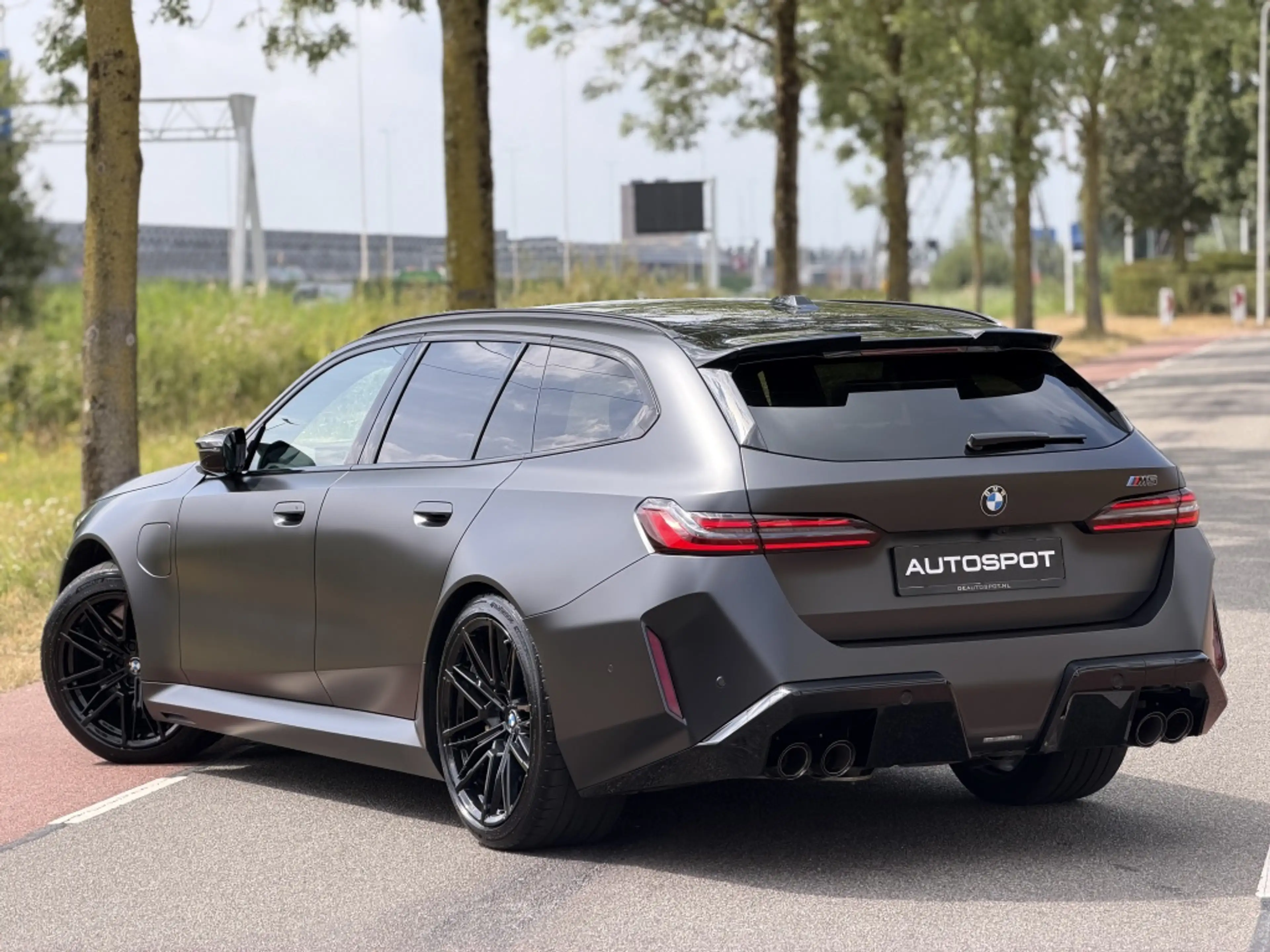 BMW M5 Touring Pano Keramisch HUD M-Drive Carbon B&W — photo 41