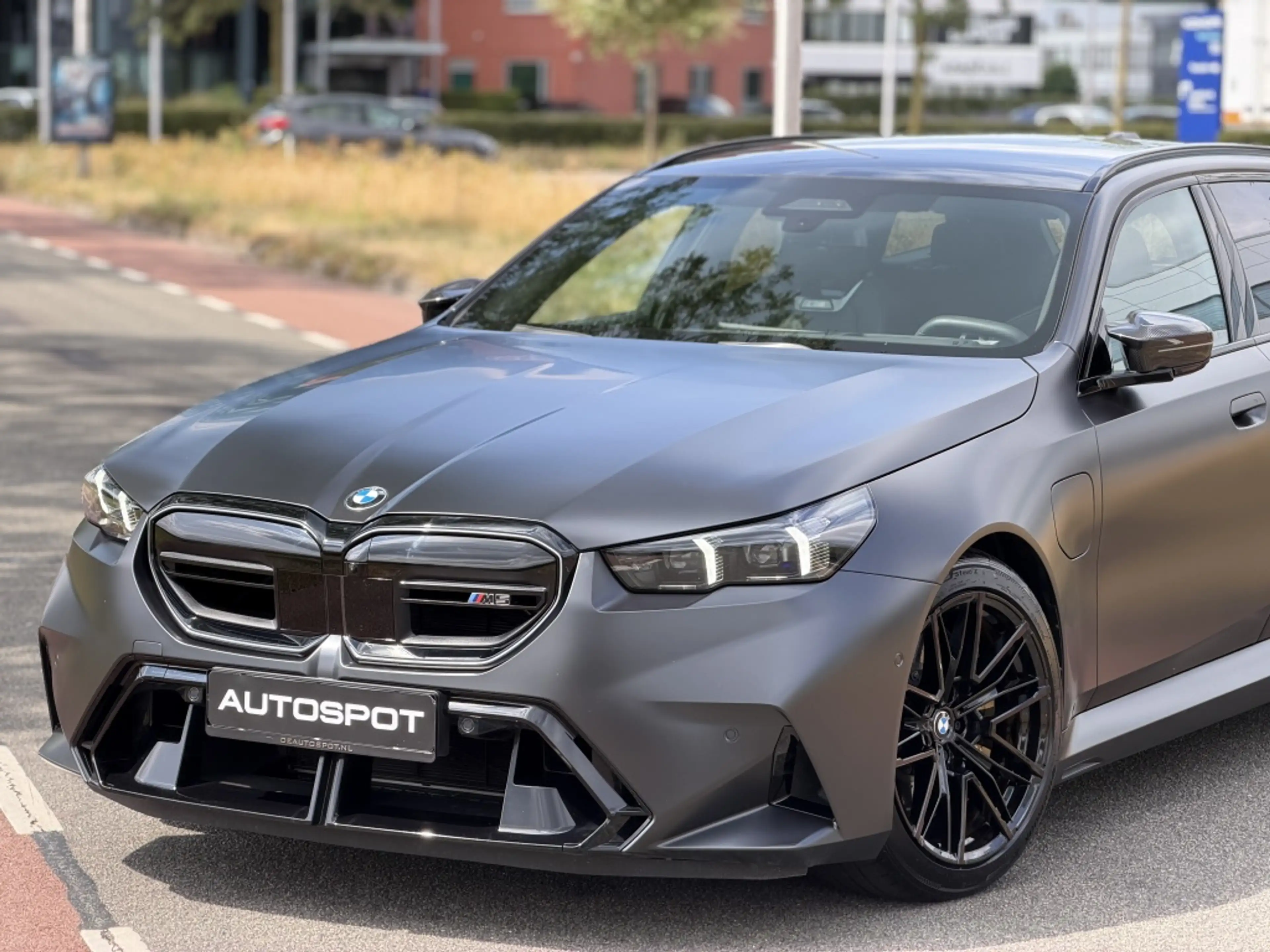 BMW M5 Touring Pano Keramisch HUD M-Drive Carbon B&W — photo 9