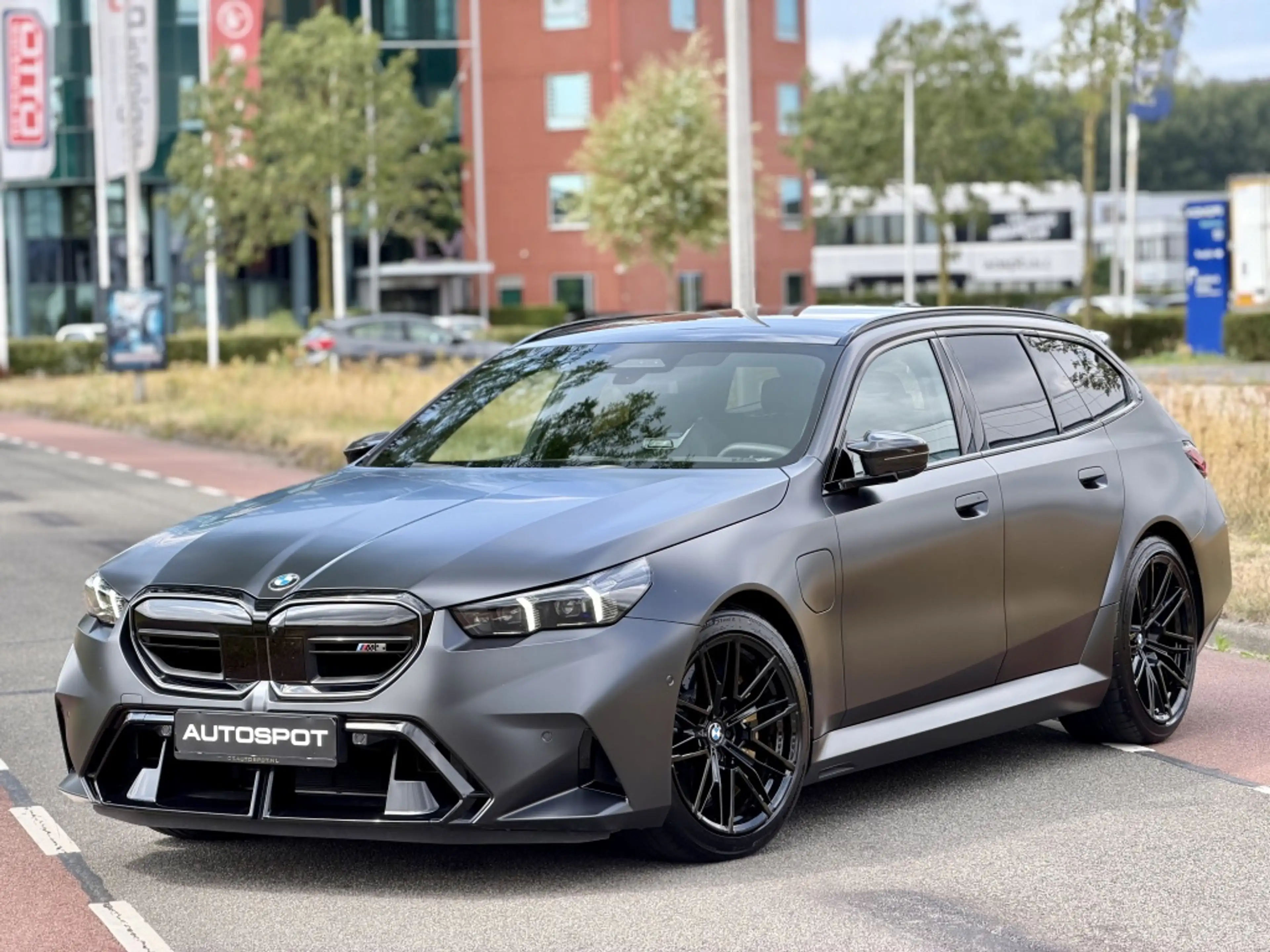 BMW M5 Touring Pano Keramisch HUD M-Drive Carbon B&W — photo 3