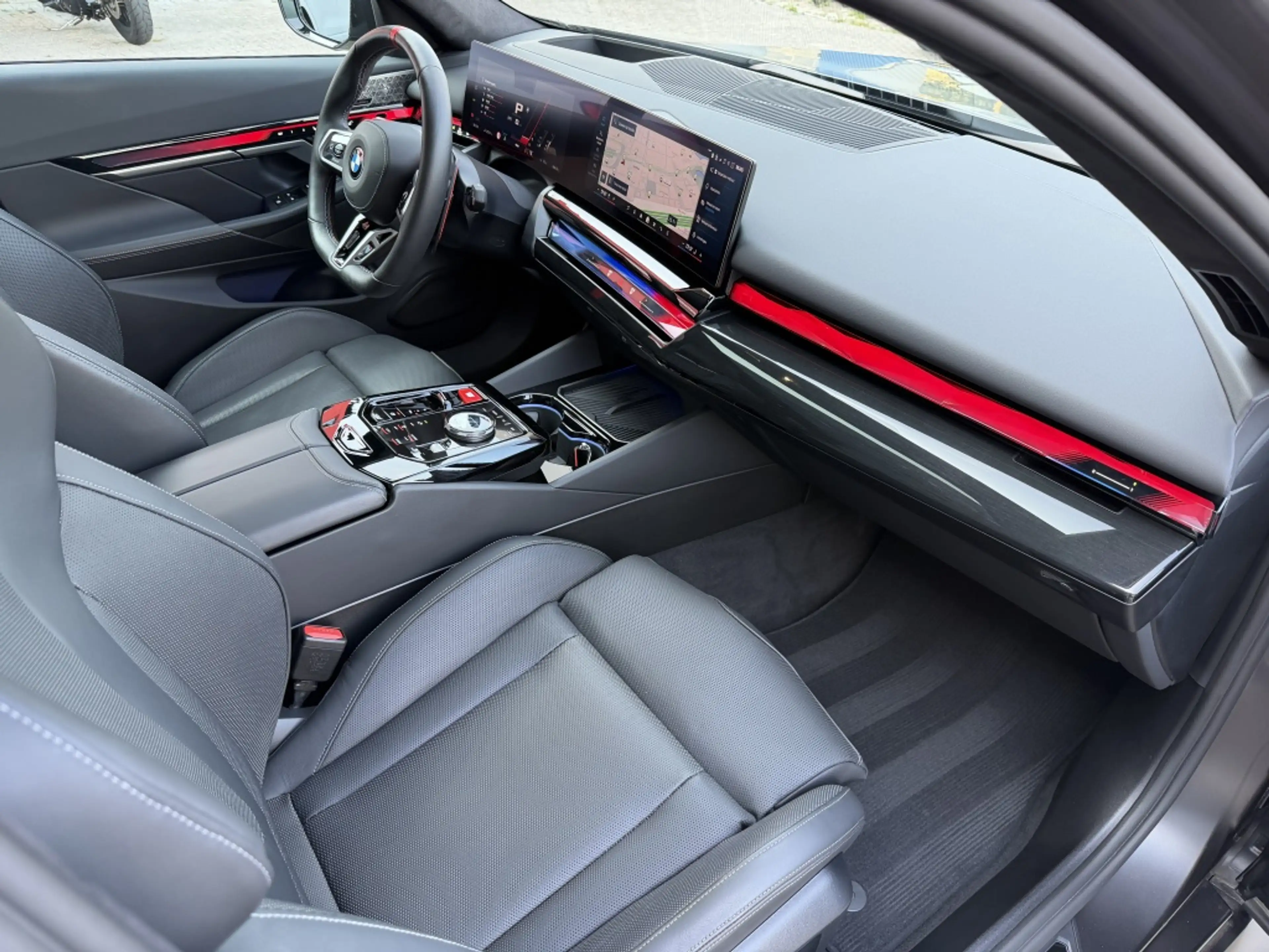 BMW M5 Touring Pano Keramisch HUD M-Drive Carbon B&W — photo 20