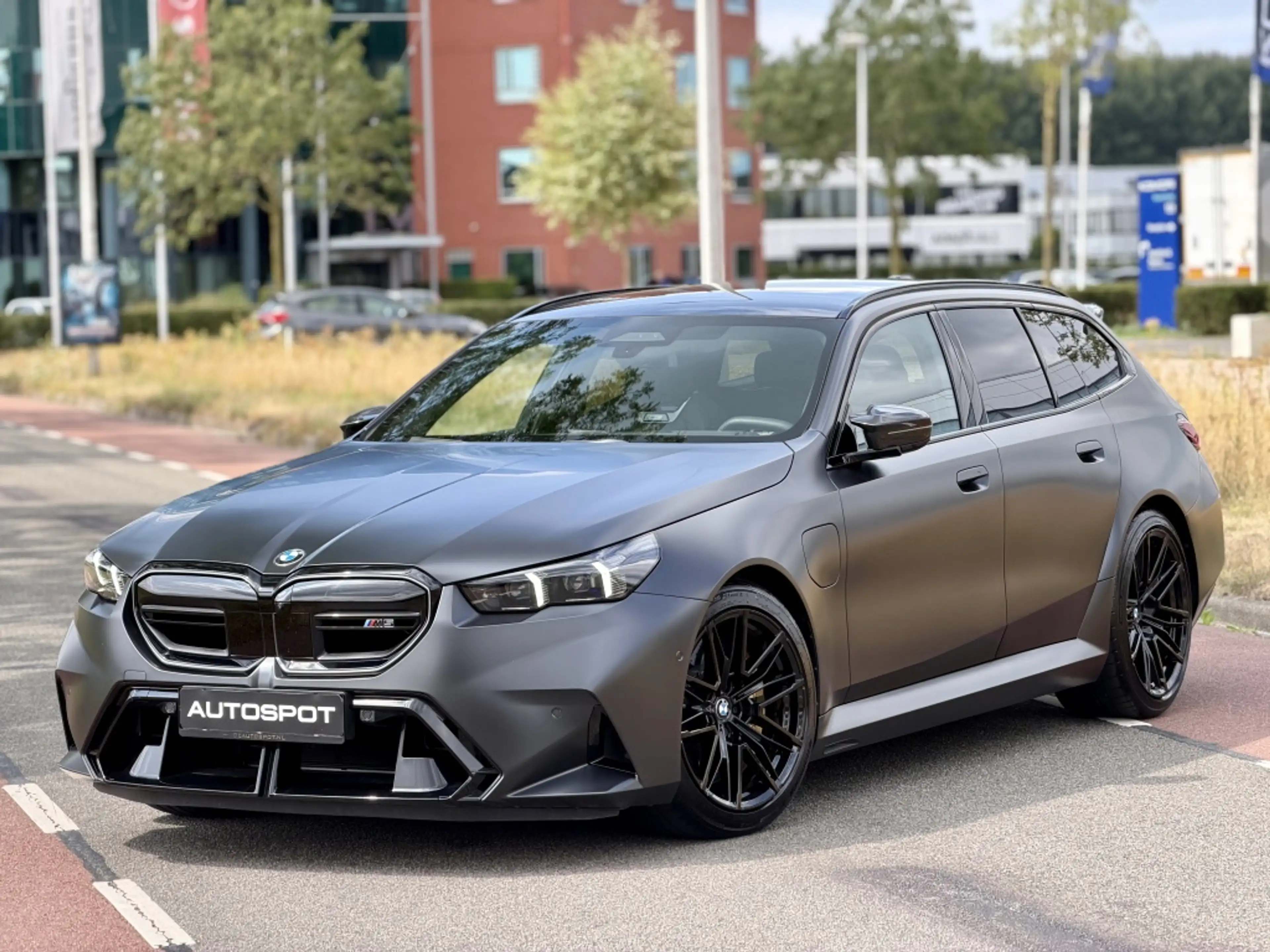 BMW M5 Touring Pano Keramisch HUD M-Drive Carbon B&W — photo 40