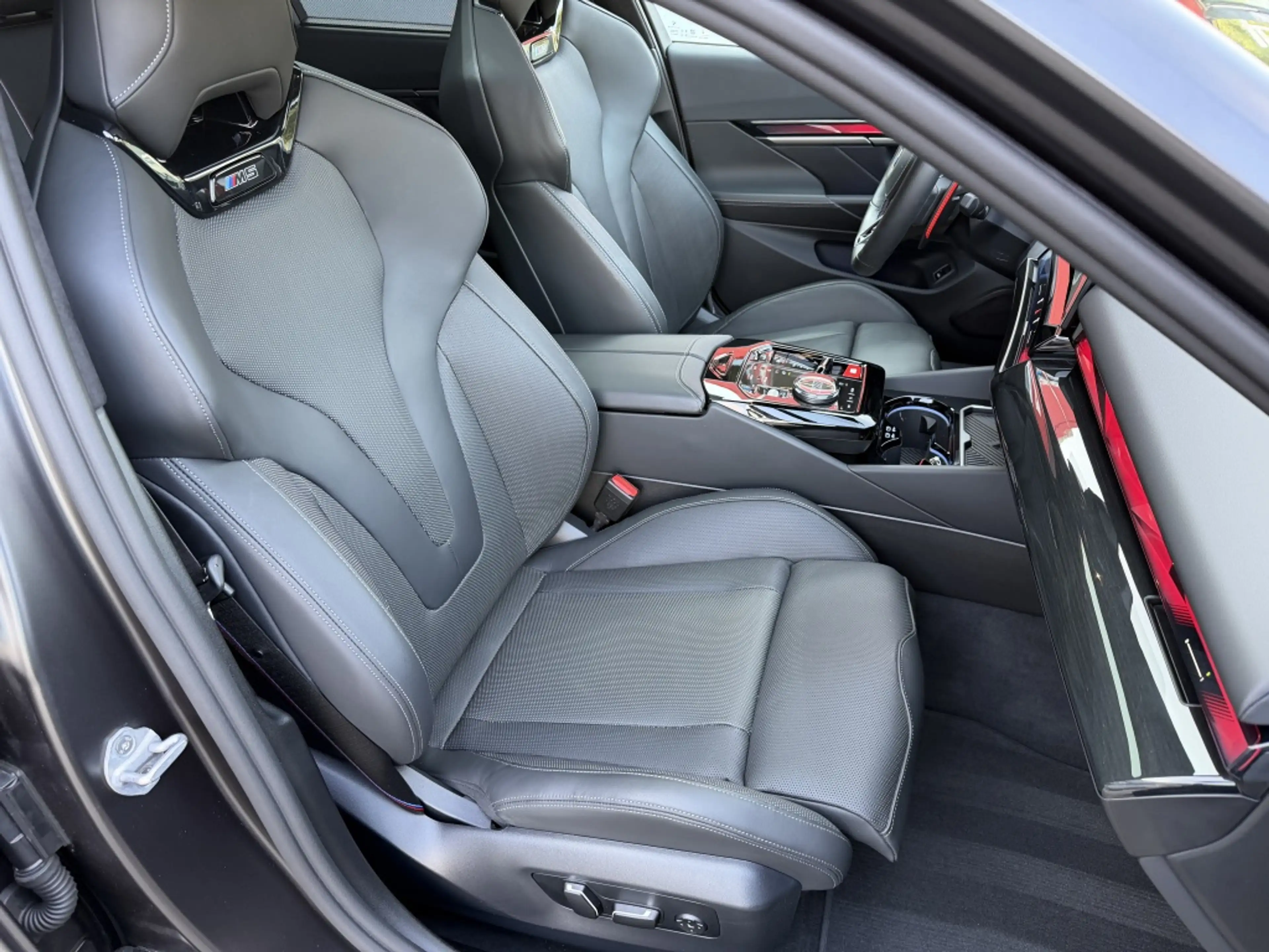BMW M5 Touring Pano Keramisch HUD M-Drive Carbon B&W — photo 12
