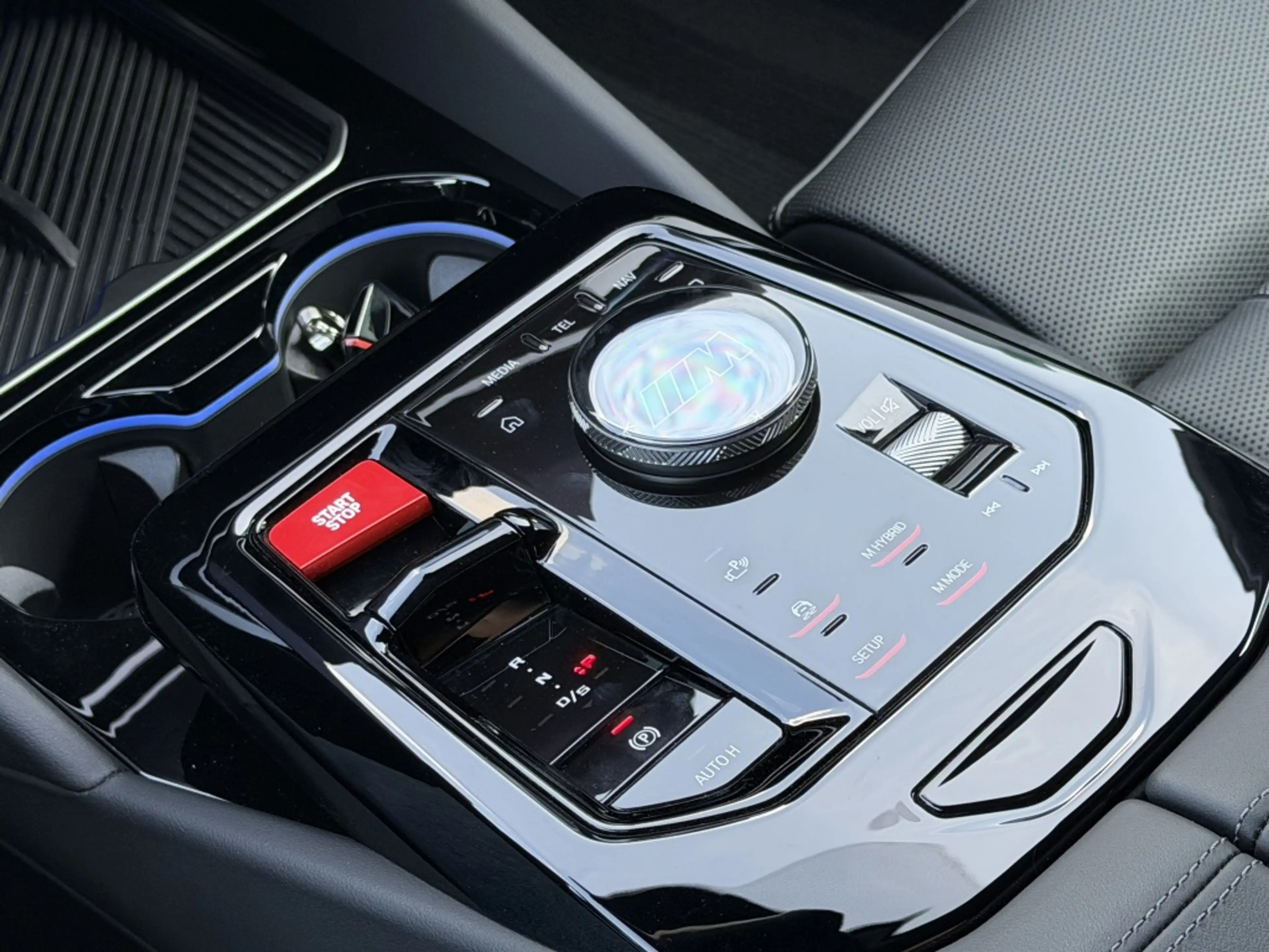 BMW M5 Touring Pano Keramisch HUD M-Drive Carbon B&W — photo 24
