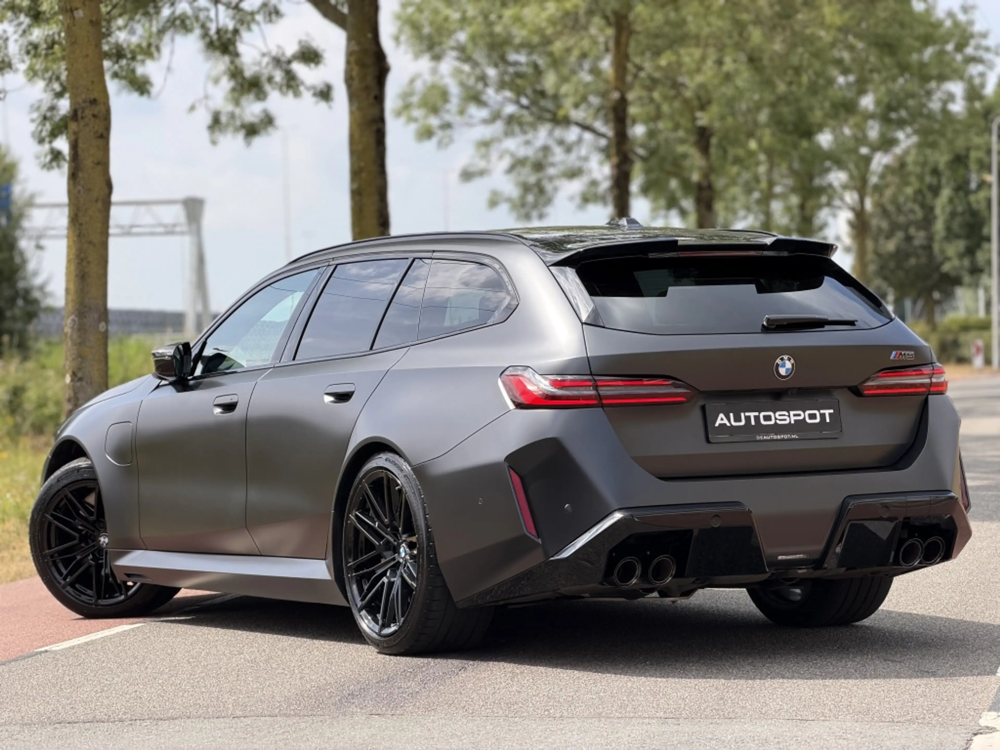 BMW M5 Touring Pano Keramisch HUD M-Drive Carbon B&W — photo 2