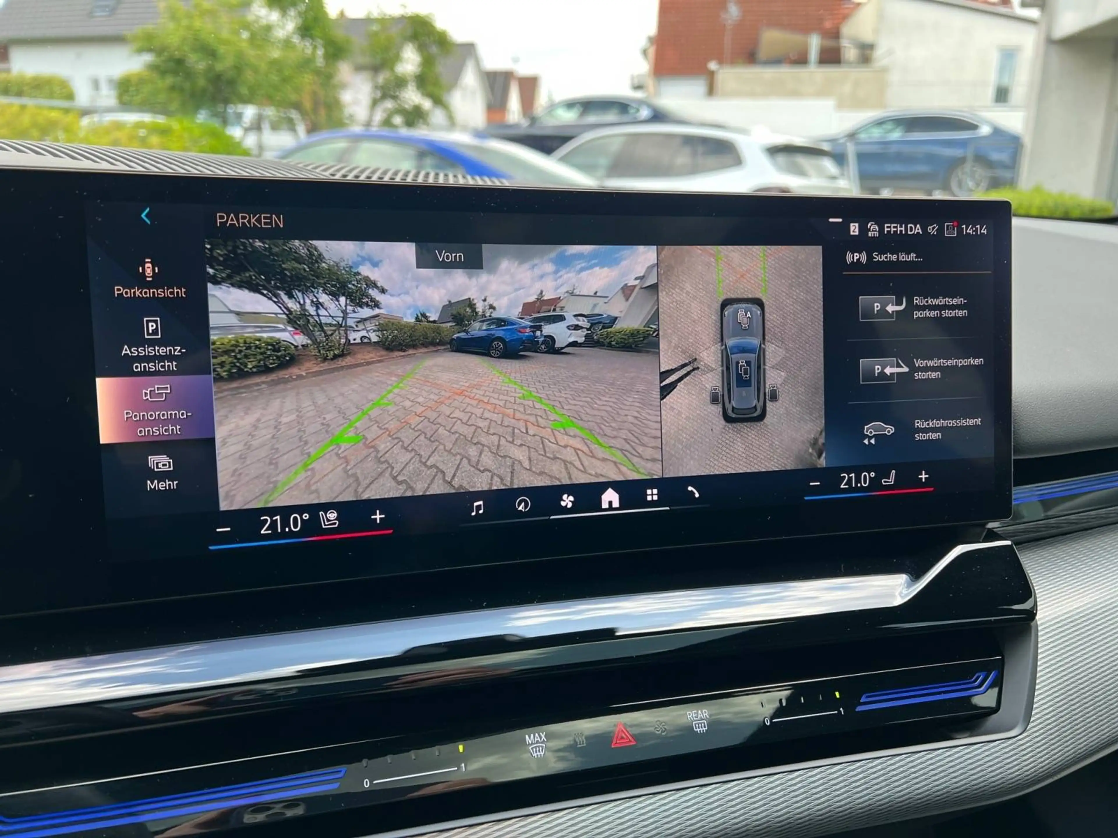 BMW 520 d Touring, M Sport, Panorama, AHK, DrivAssPlus — photo 12