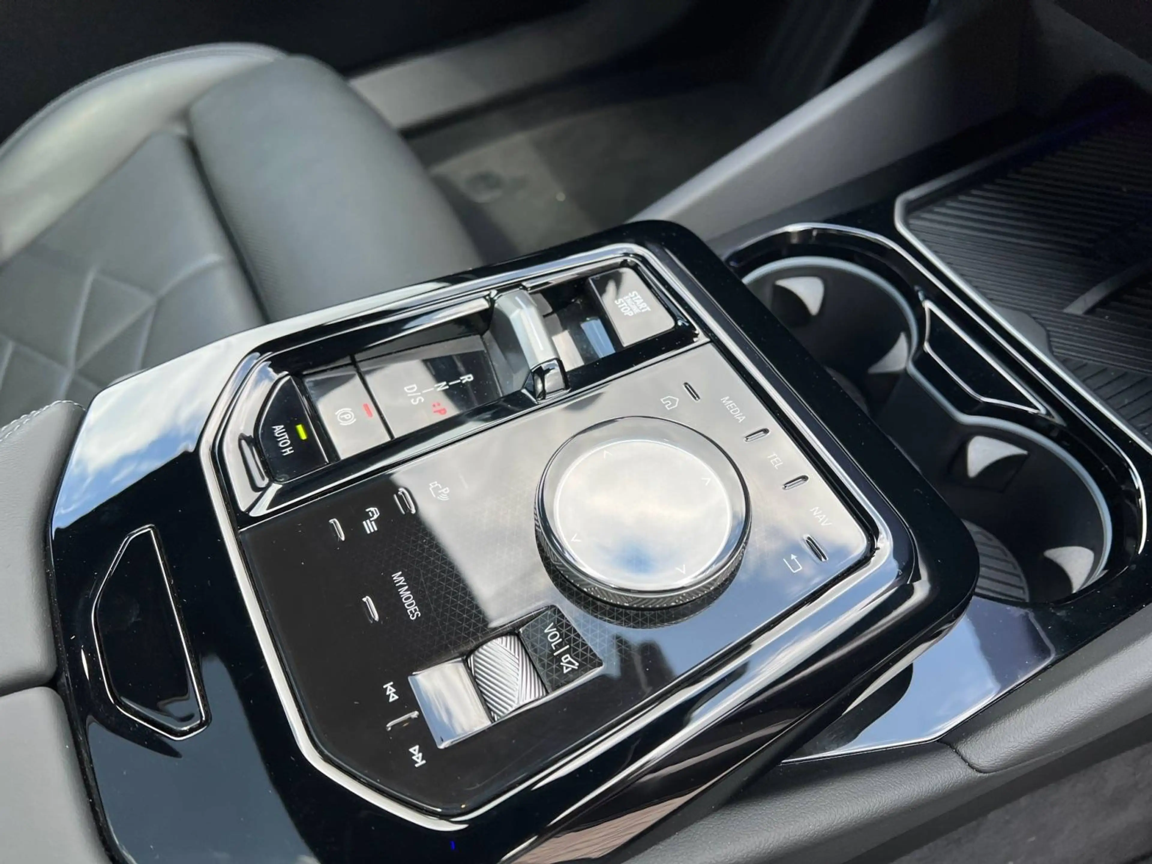 BMW 520 d Touring, M Sport, Panorama, AHK, DrivAssPlus — photo 13