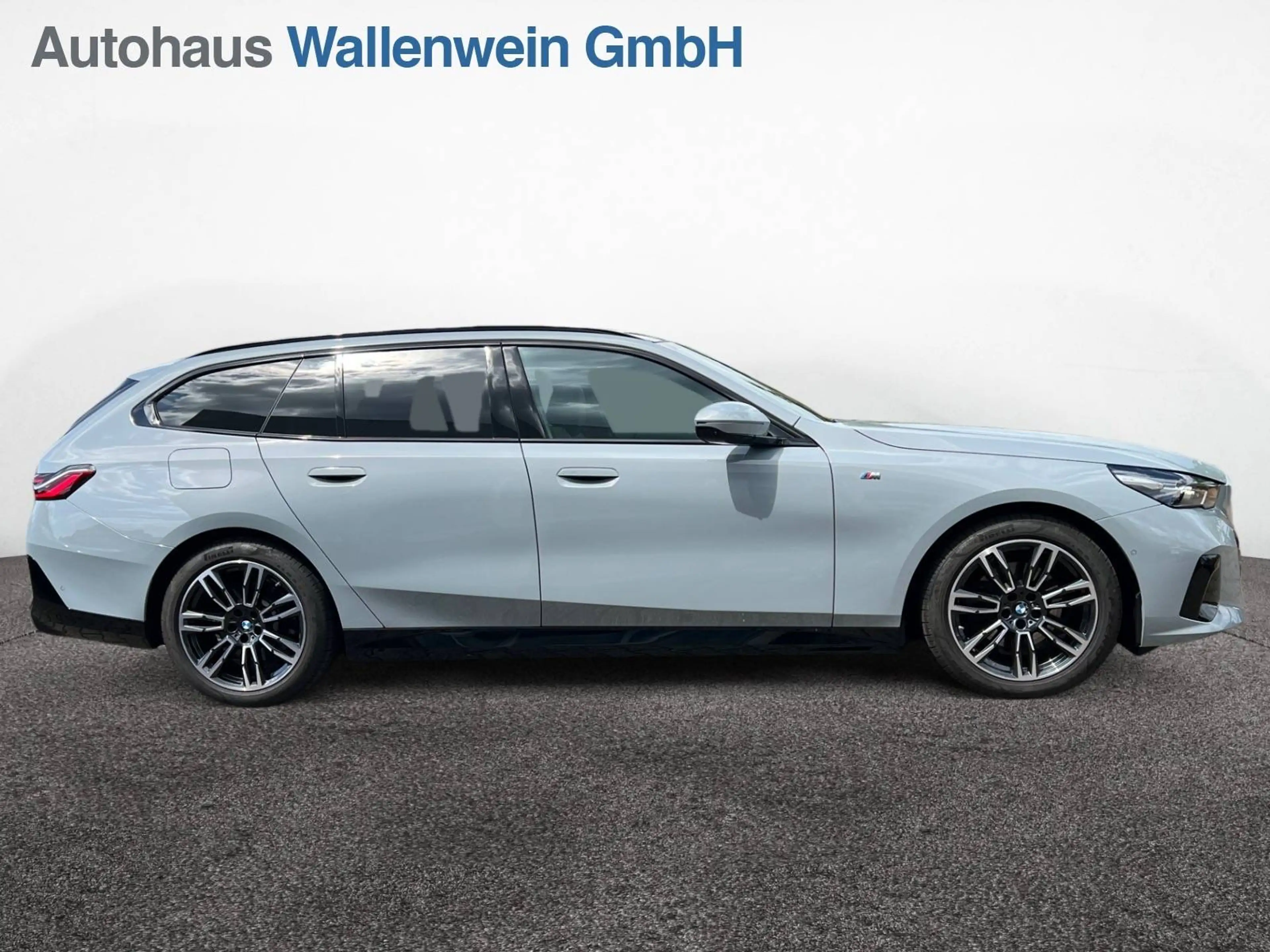 BMW 520 d Touring, M Sport, Panorama, AHK, DrivAssPlus — photo 4