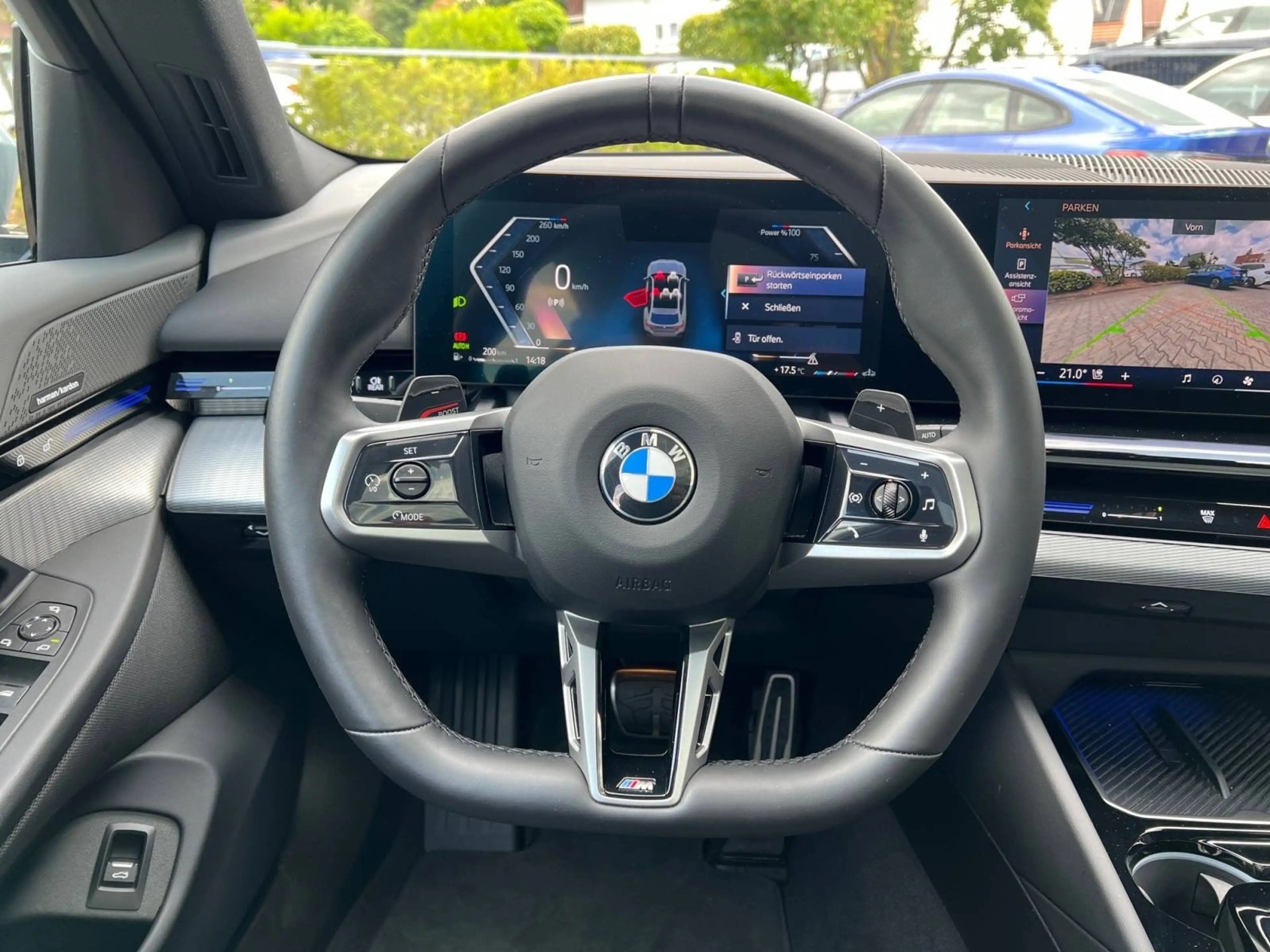 BMW 520 d Touring, M Sport, Panorama, AHK, DrivAssPlus — photo 7