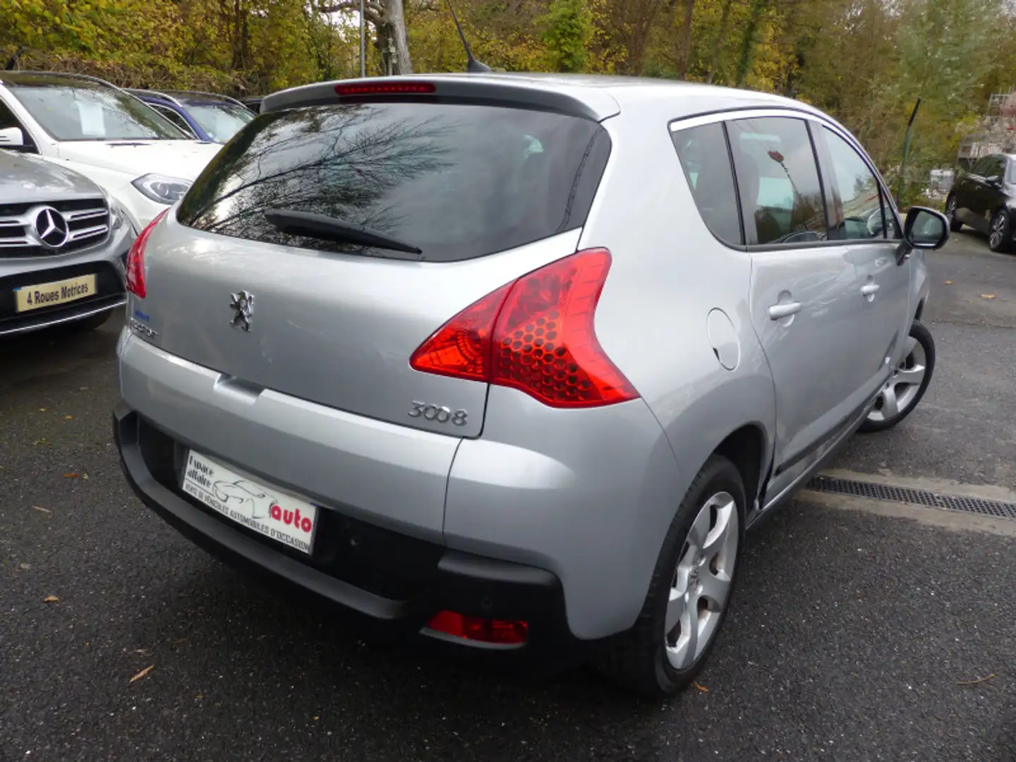 Peugeot 3008 2.0 HDI150 FAP BUSINESS PACK Grau - 2