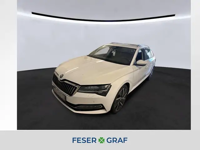 Skoda Superb Combi 2.0 TDI Style AHK Matrix Navi 360°