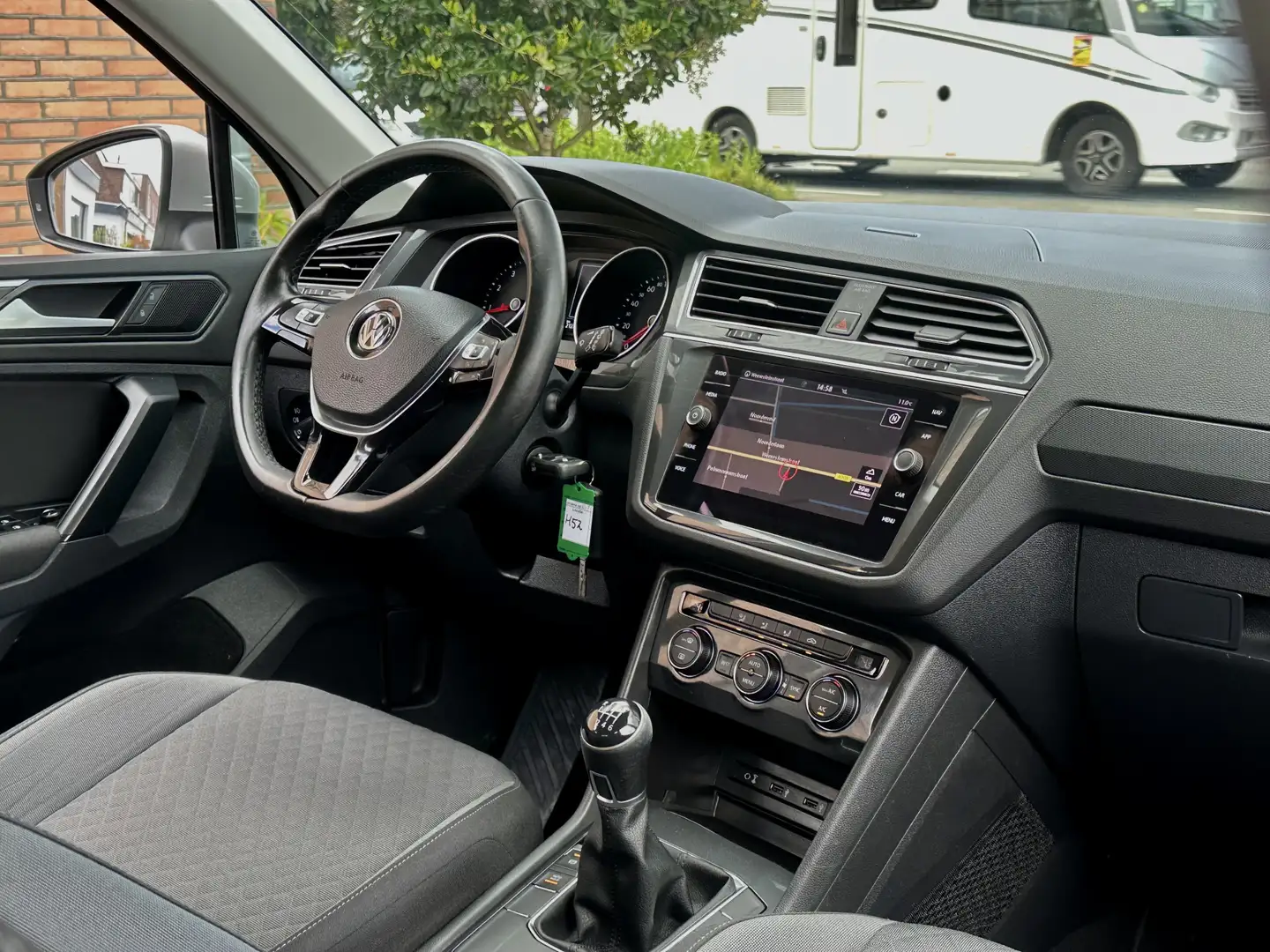 Volkswagen Tiguan 1.4 TSI COMFORTLINE NAVI AIRCO PARKPILOT LED LMV P Grijs - 2