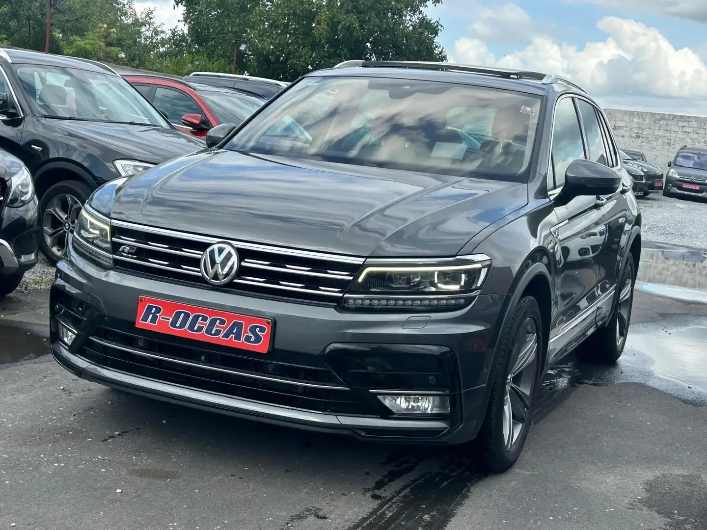 Volkswagen Tiguan Tiguan 2.0 TDi 4Motion R-LINE DSG PANO 306° LED Gris - 1