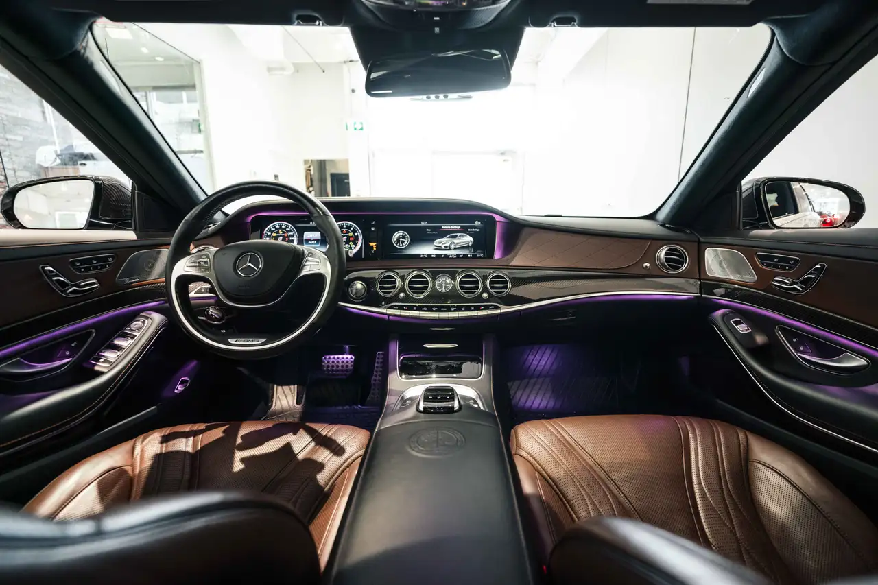 Mercedes-Benz S-Class снимка Mercedes-Benz S-Class