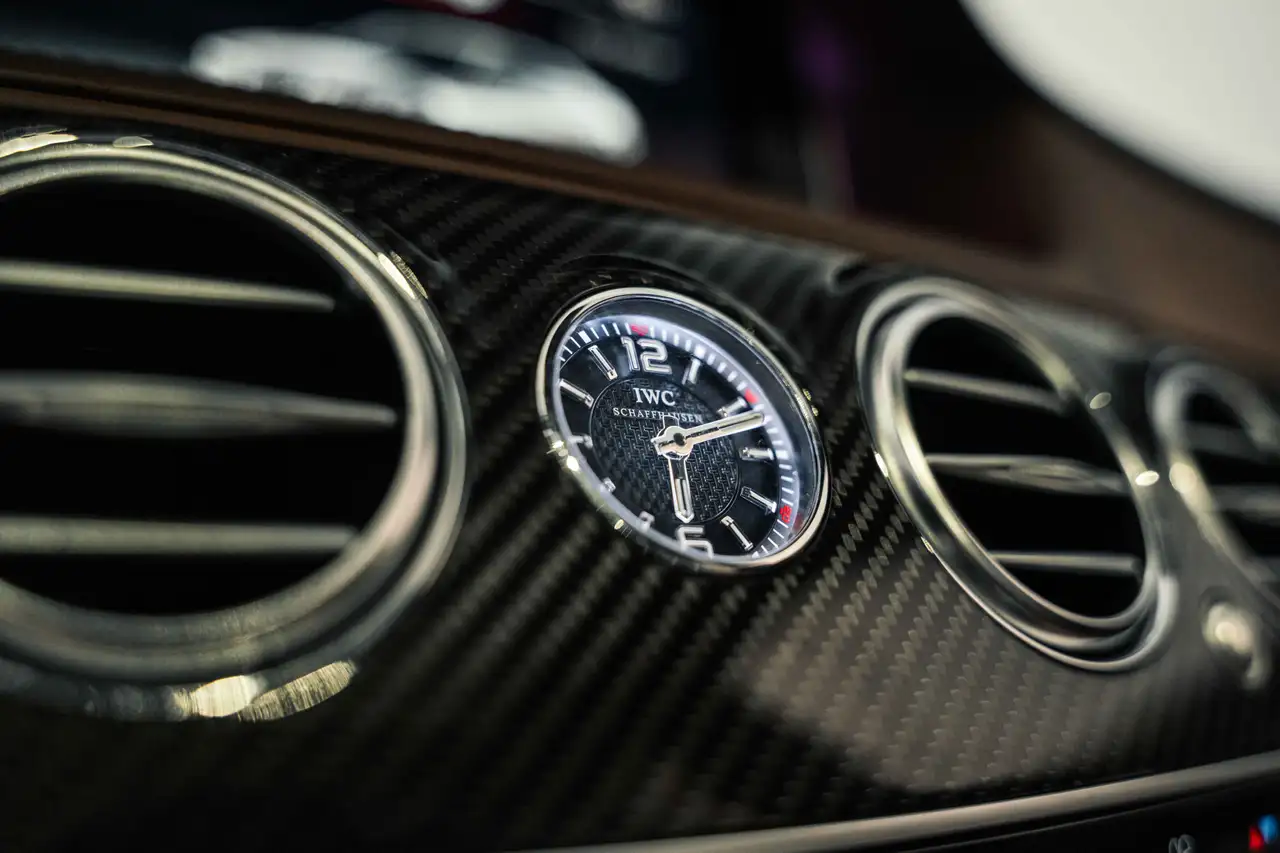 Mercedes-Benz S-Class снимка Mercedes-Benz S-Class