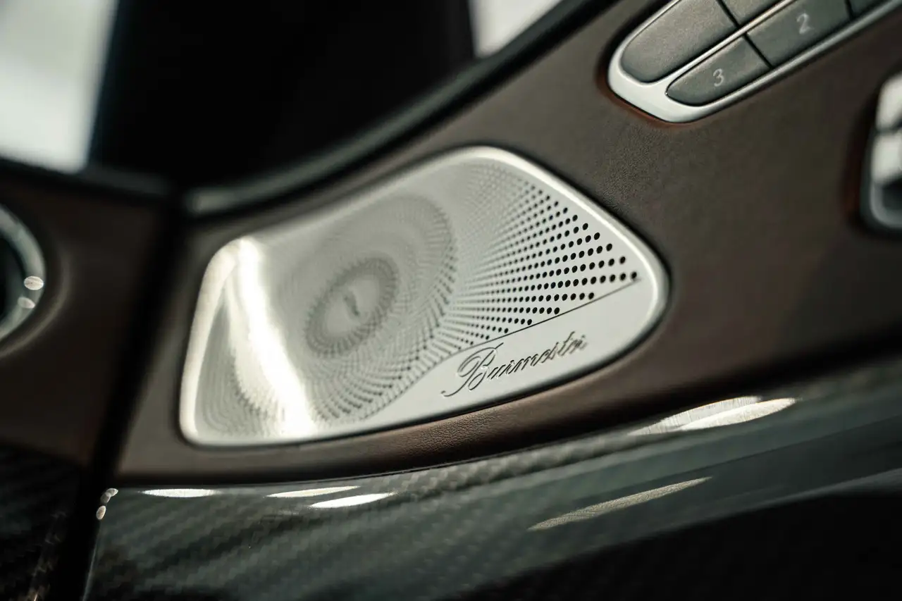 Mercedes-Benz S-Class снимка Mercedes-Benz S-Class