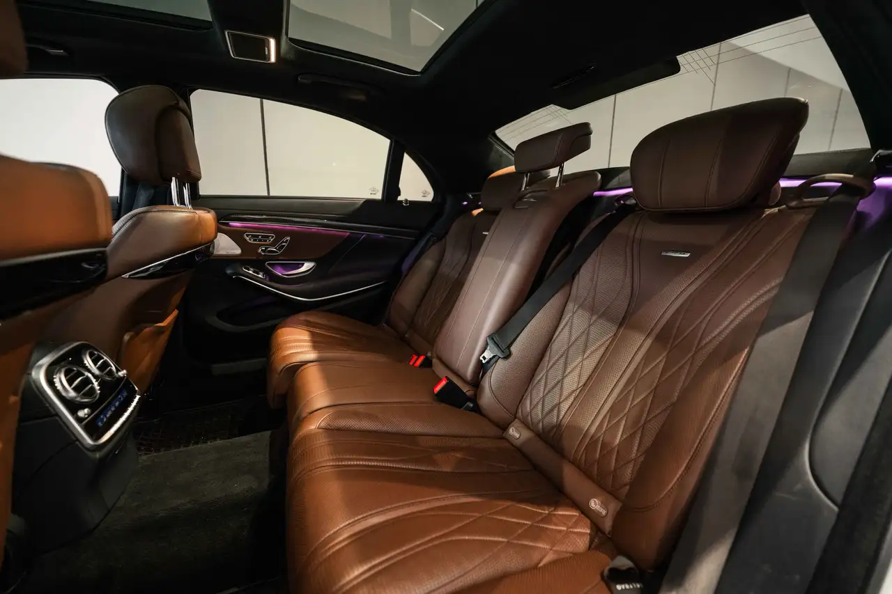 Mercedes-Benz S-Class снимка Mercedes-Benz S-Class