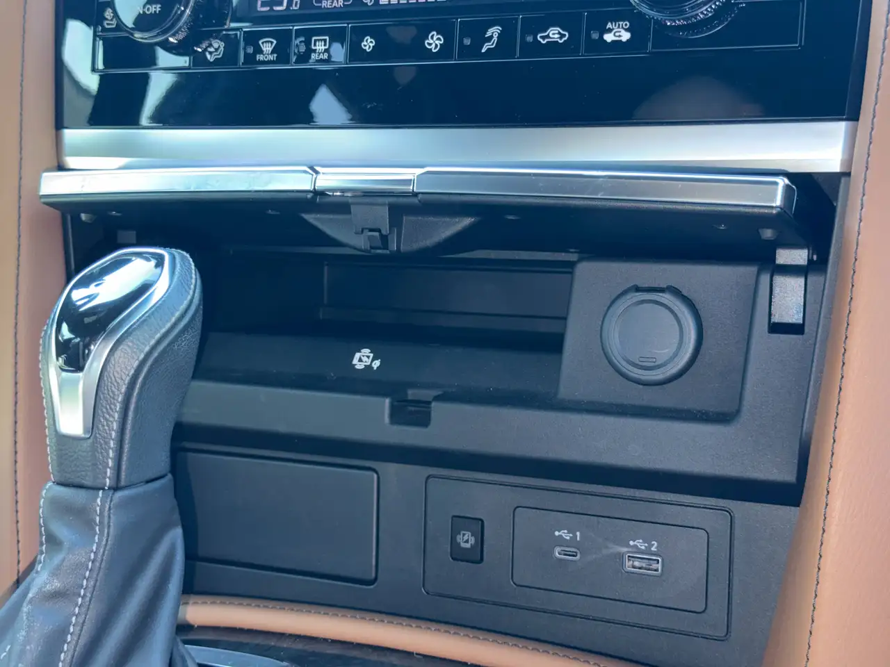 Infiniti QX80 снимка Infiniti QX80