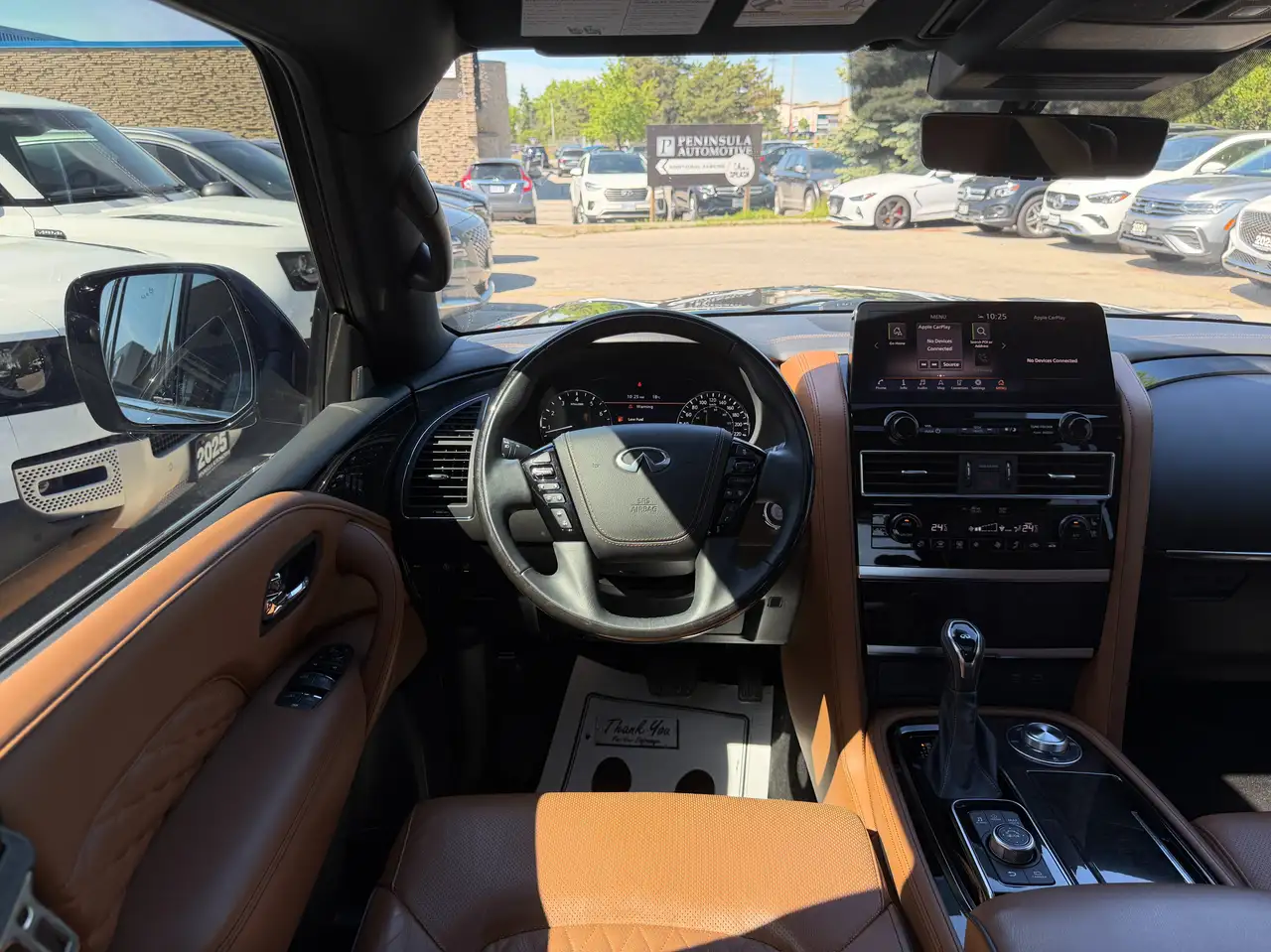 Infiniti QX80 снимка Infiniti QX80