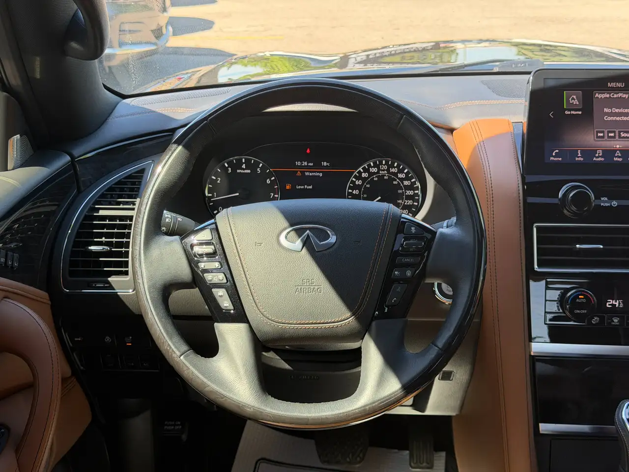 Infiniti QX80 снимка Infiniti QX80