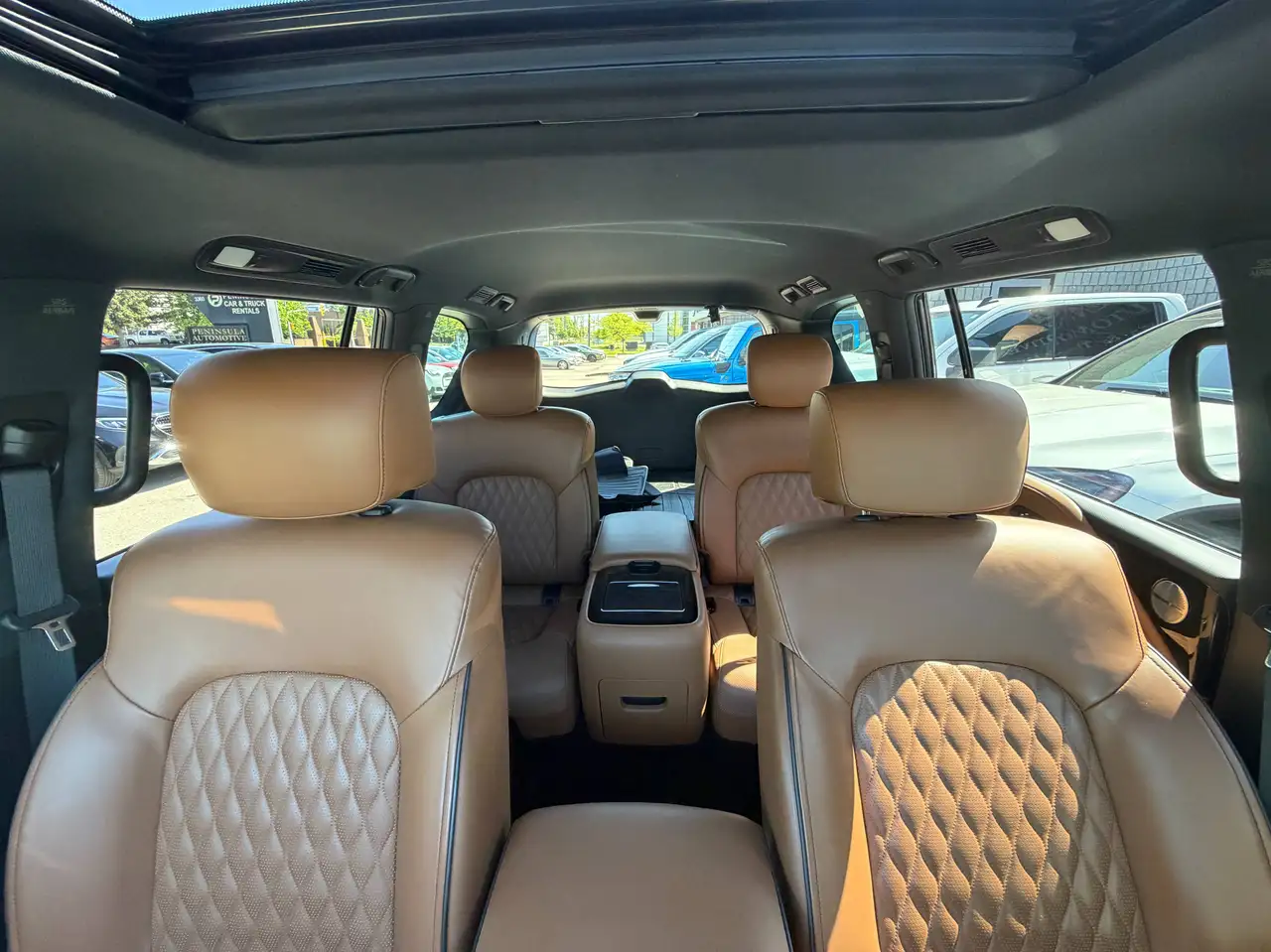 Infiniti QX80 снимка Infiniti QX80