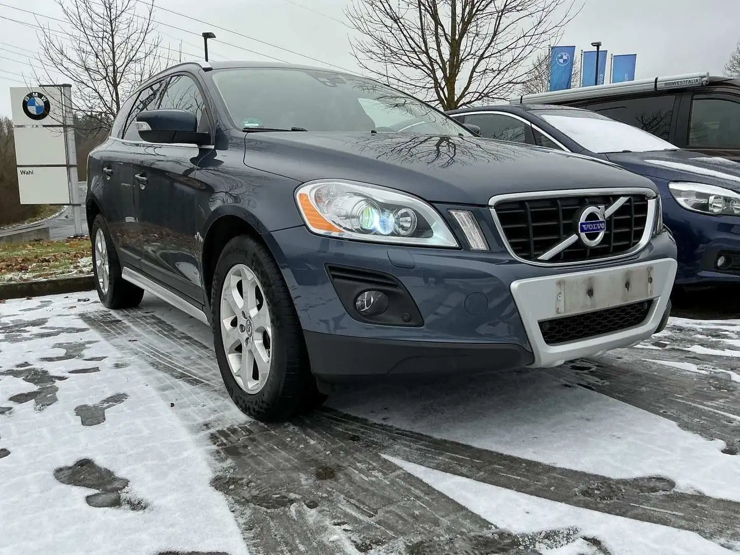 Volvo XC60 2.4 AWD Geartronic "Summum" Blau - 2