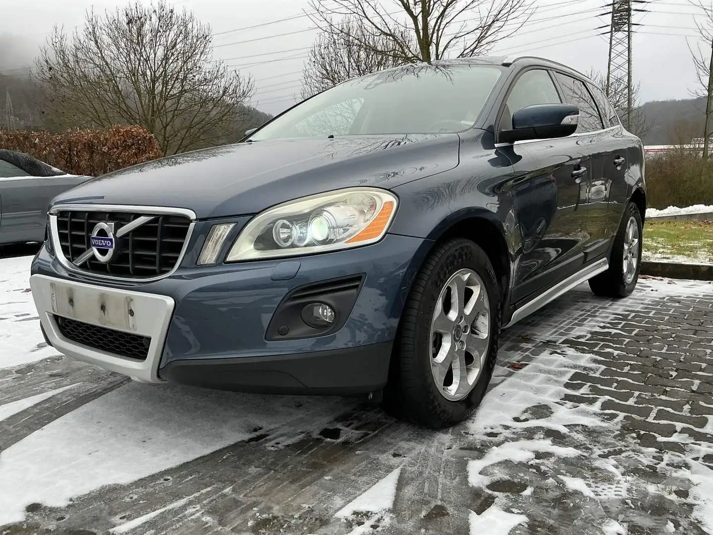 Volvo XC60 2.4 AWD Geartronic "Summum" Blau - 1