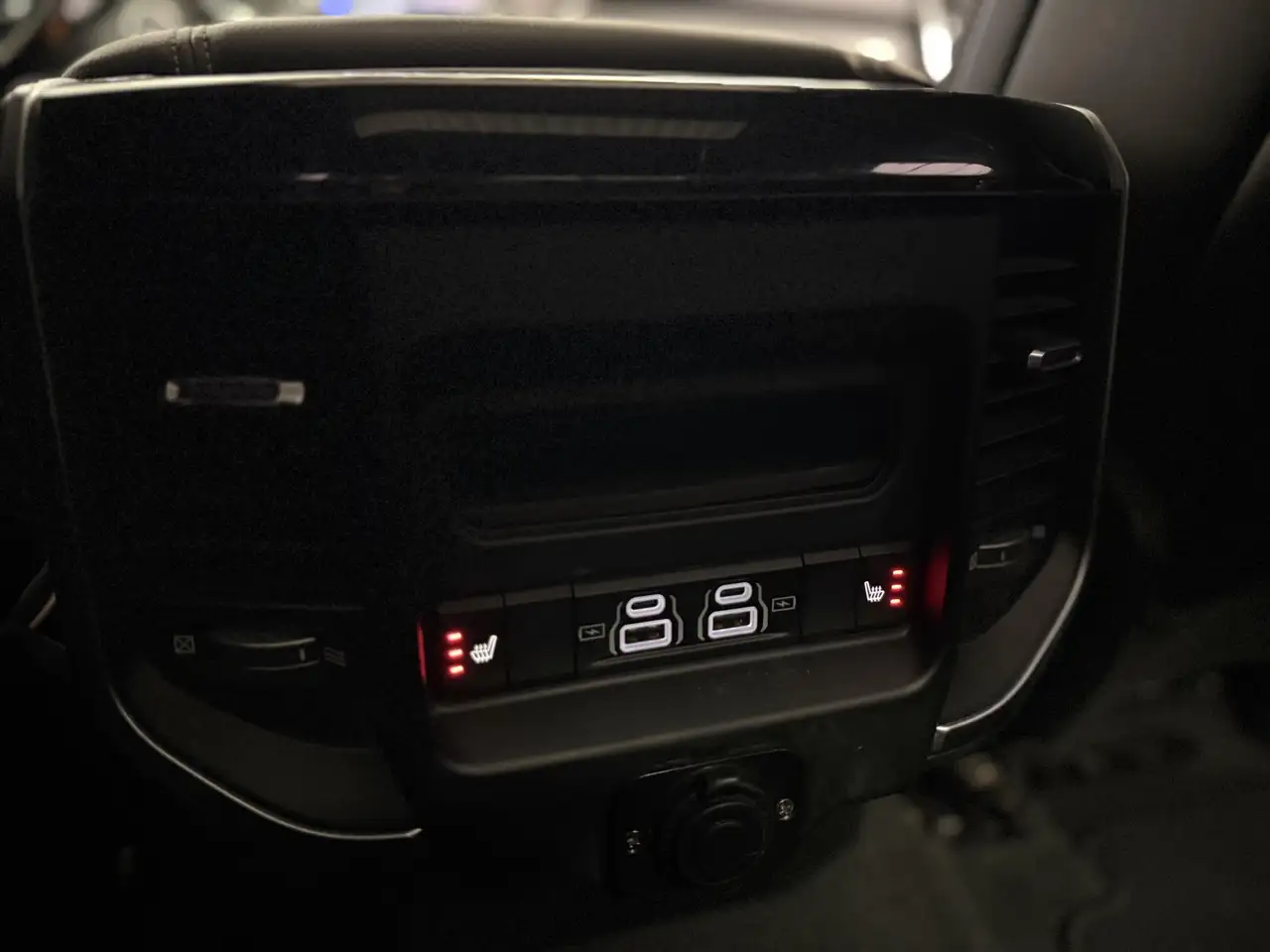 Dodge RAM 2021 — фото 12