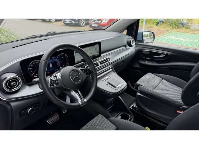 Mercedes-Benz V-Class view 8