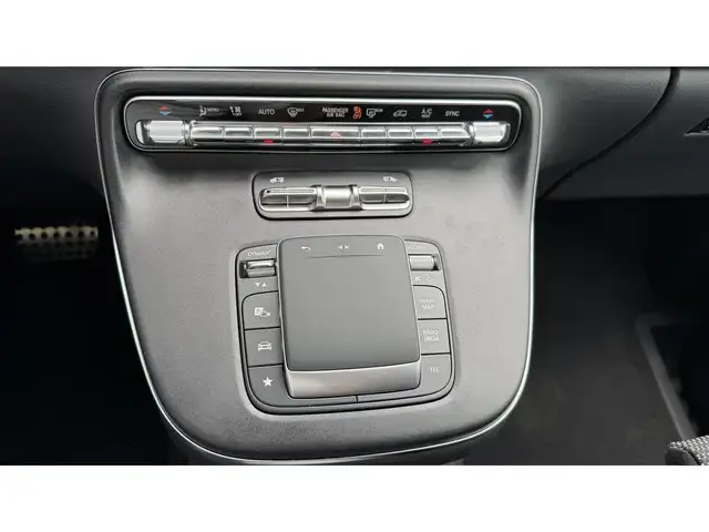 Mercedes-Benz V-Class view 11