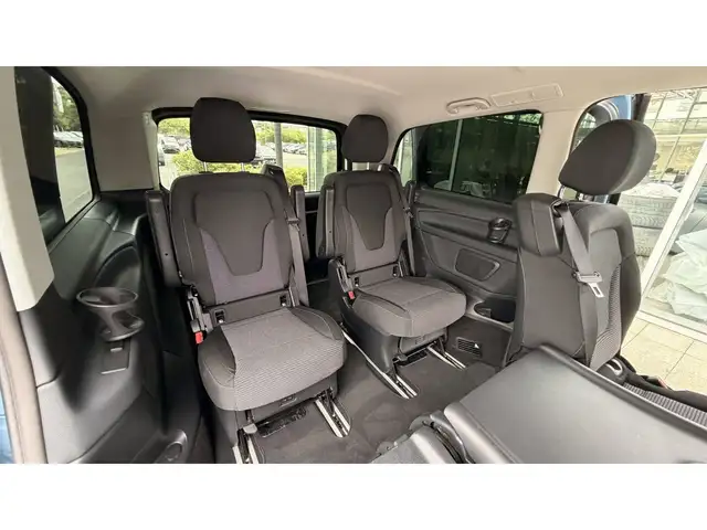 Mercedes-Benz V-Class view 14