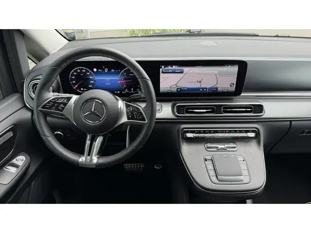 Mercedes-Benz V-Class view 10