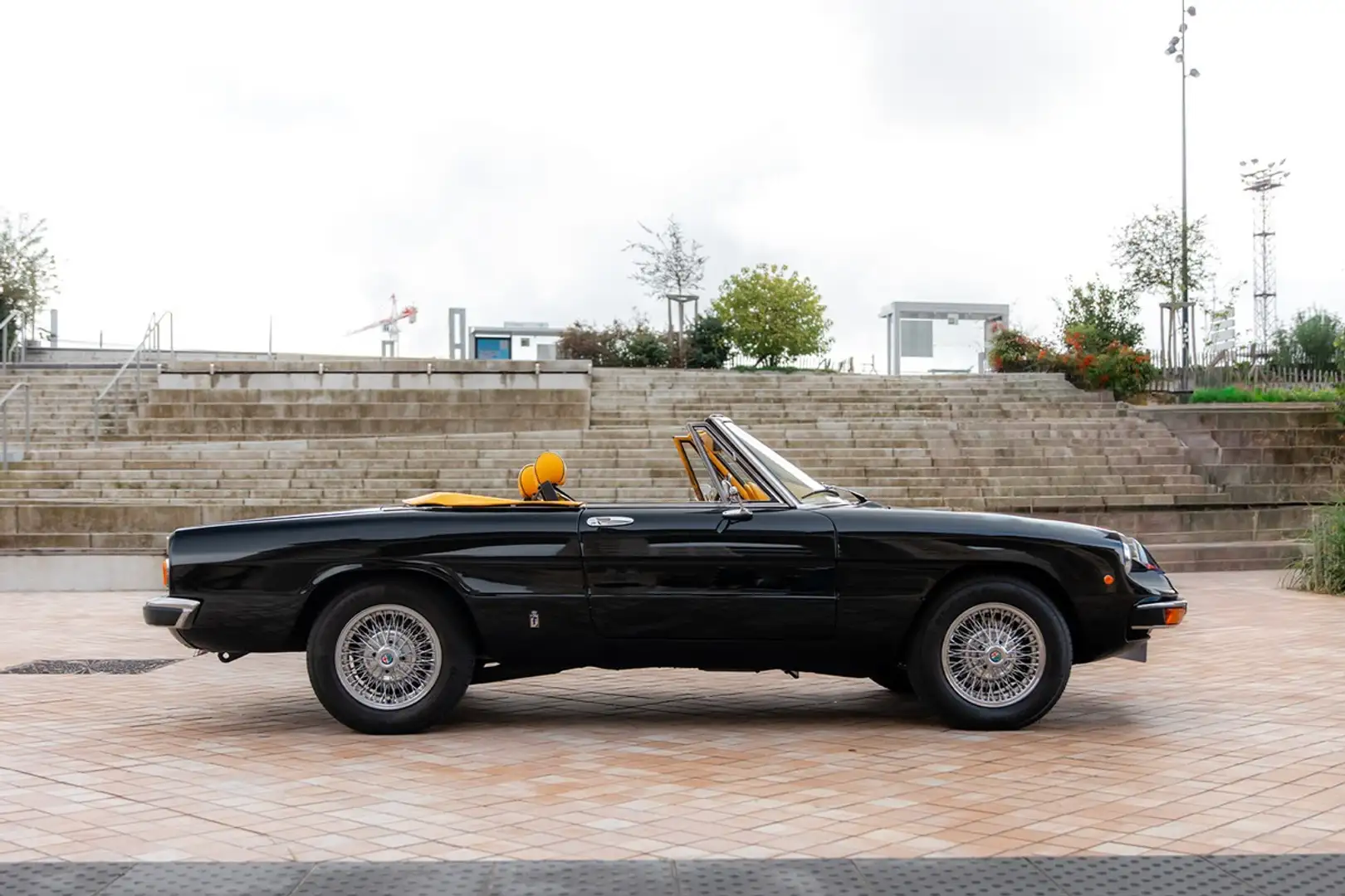 Alfa Romeo Spider 2000 Black - 2
