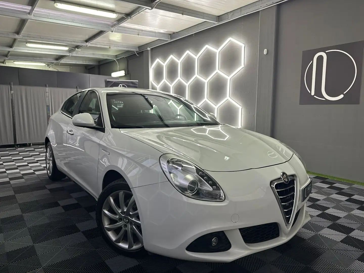 Alfa Romeo Giulietta Giulietta 1.6 JTDm-2 105 CV Distinctive Bianco - 1