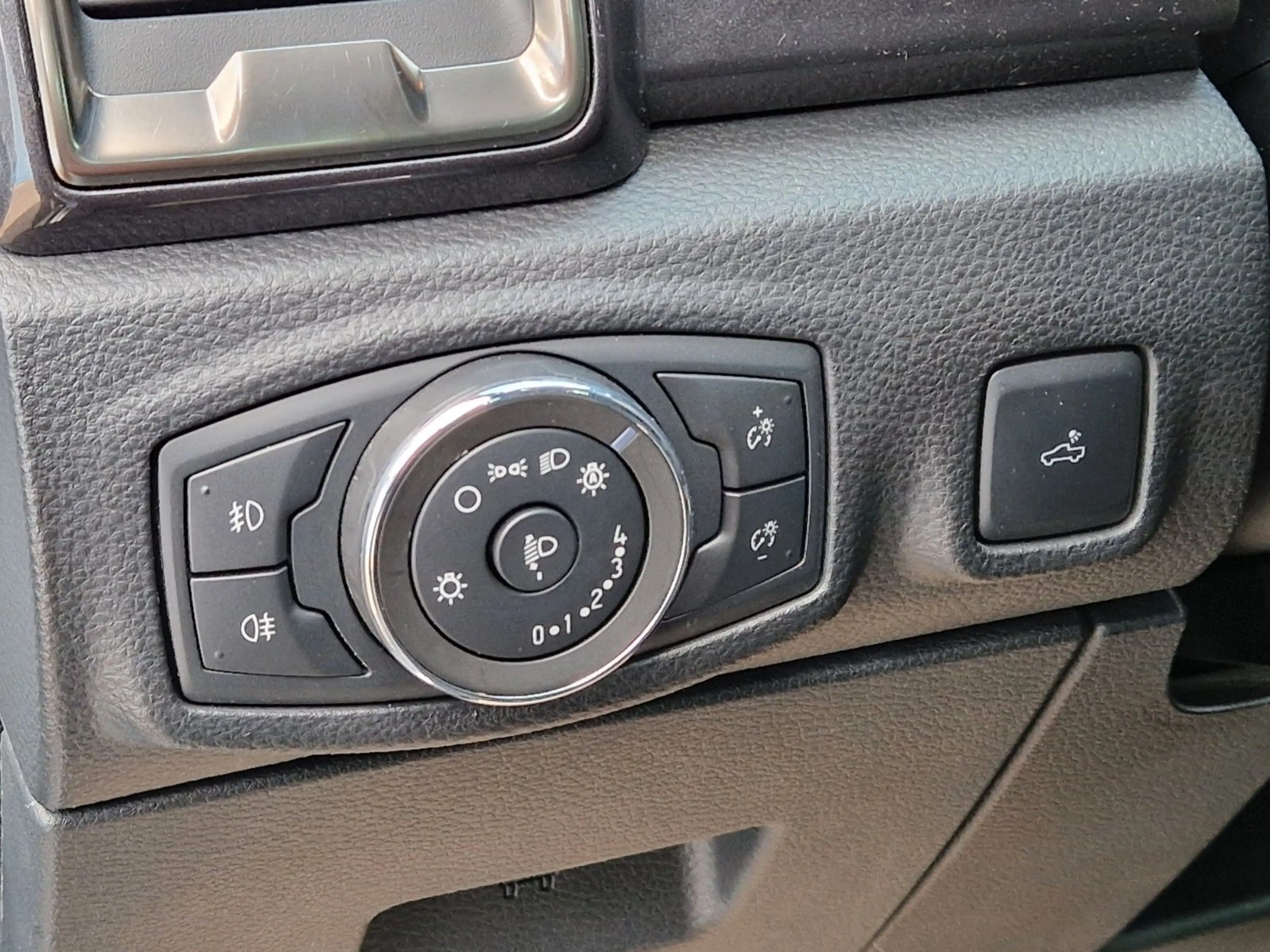 Ford Ranger Wildtrak 4x4 DoKa +AHK+LED+KAMERA+ — photo 29
