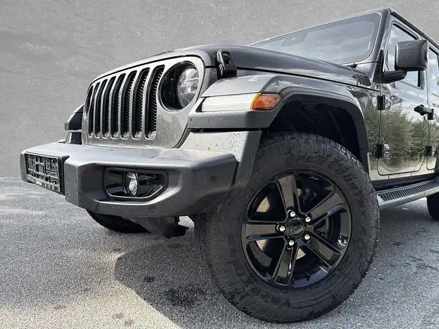Jeep Wrangler view 13