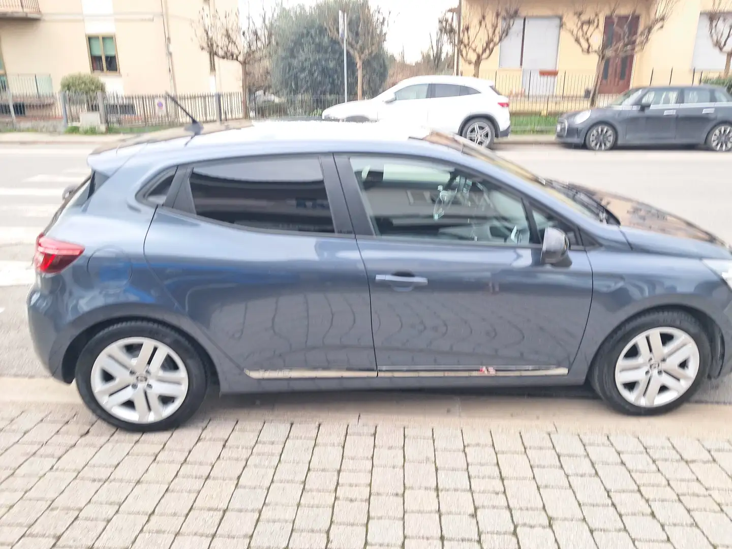 Renault Clio Clio 1.6 E-Tech hybrid Intens 140cv auto Grigio - 2
