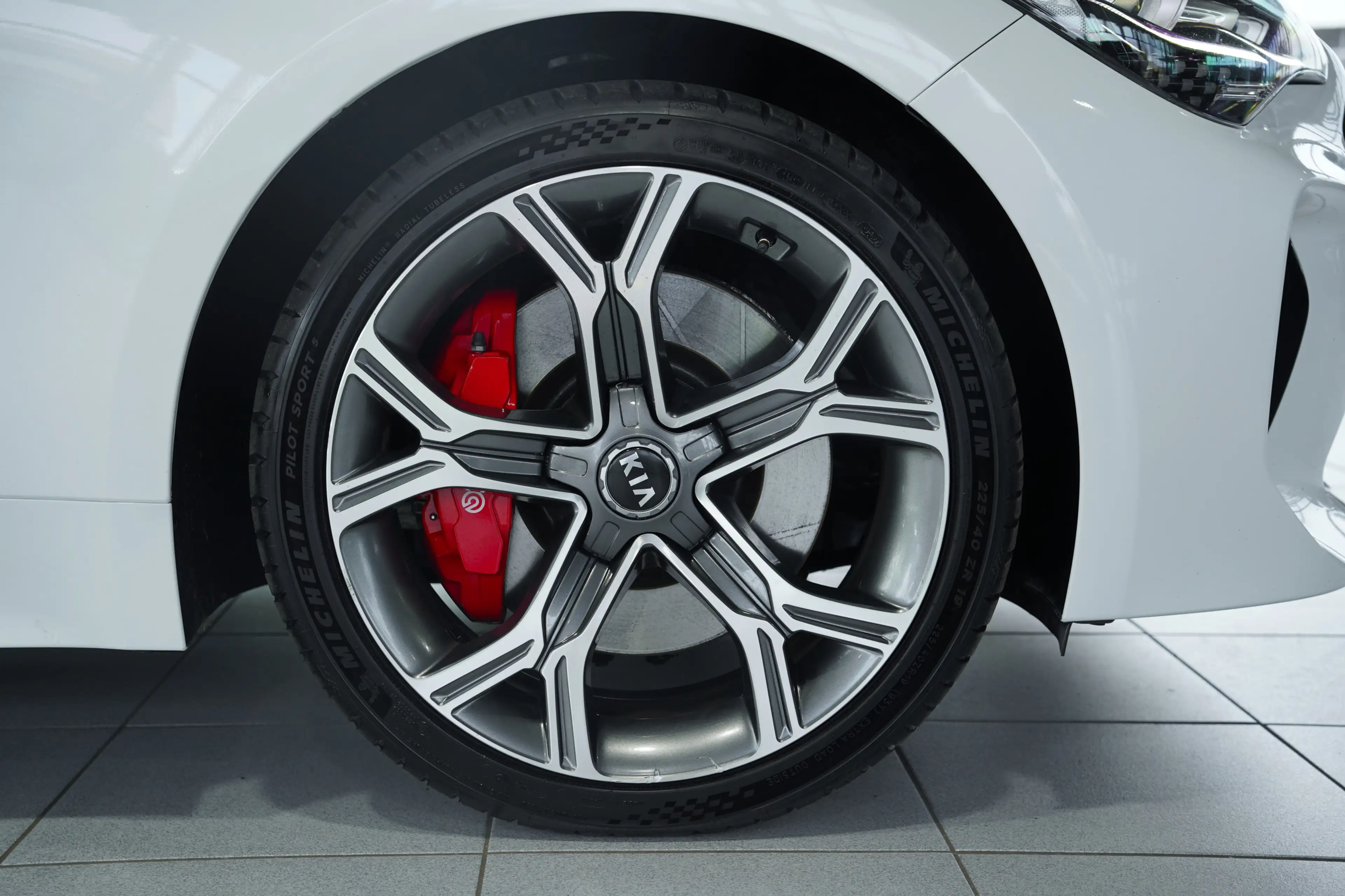 Kia Stinger GT 4WD *1.Hand *Pano *H&K *Memory *H-UP — photo 8