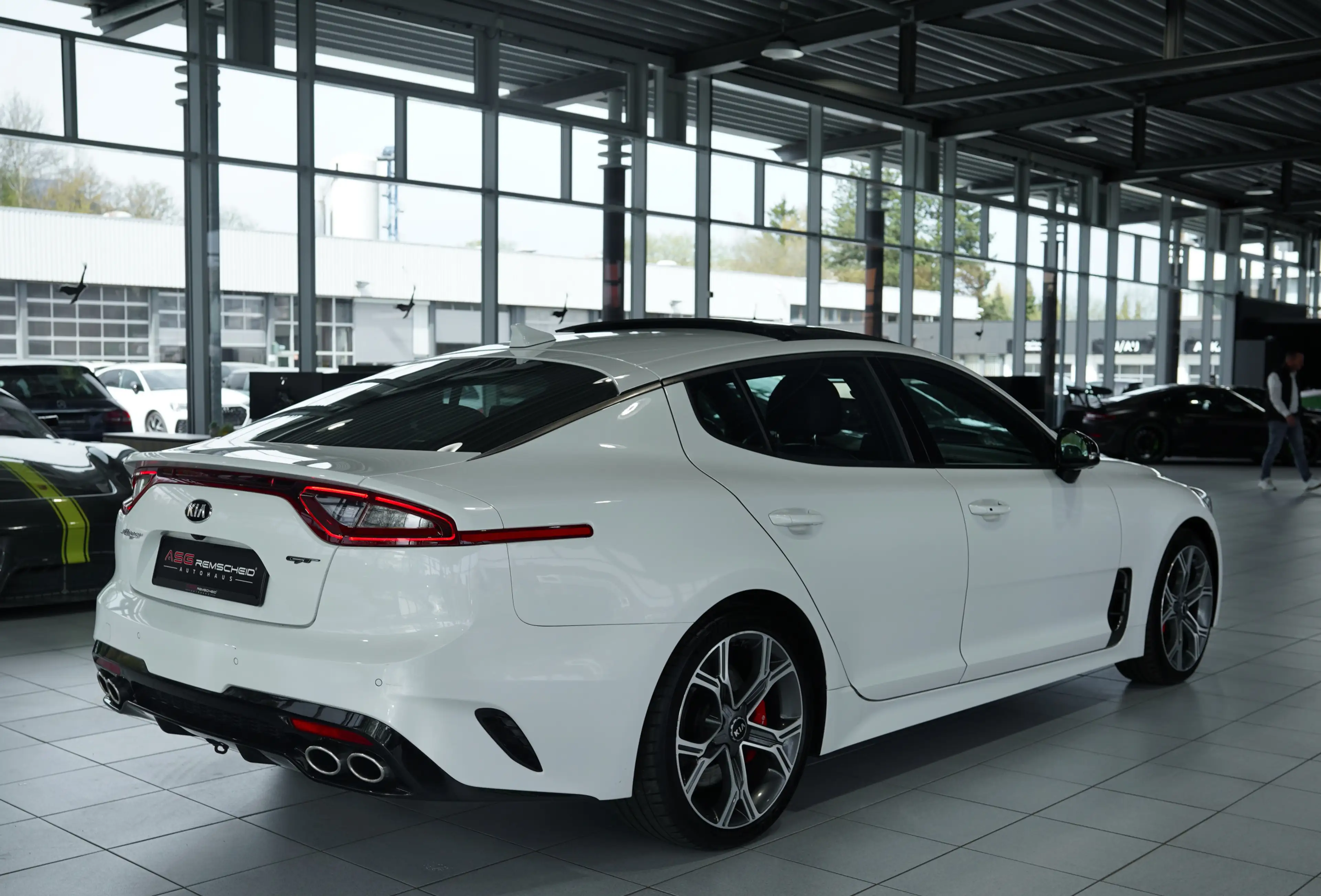 Kia Stinger GT 4WD *1.Hand *Pano *H&K *Memory *H-UP — photo 11