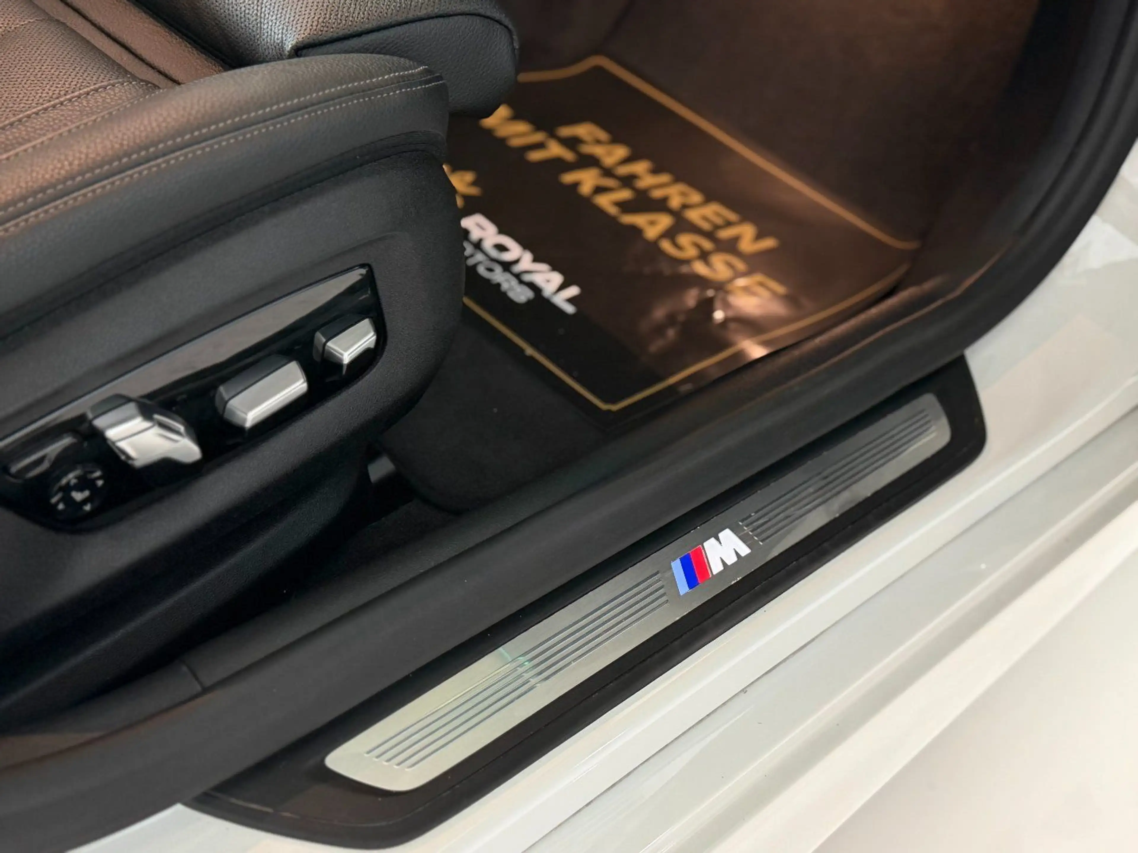 BMW 530 G30 530d M Sport — photo 14
